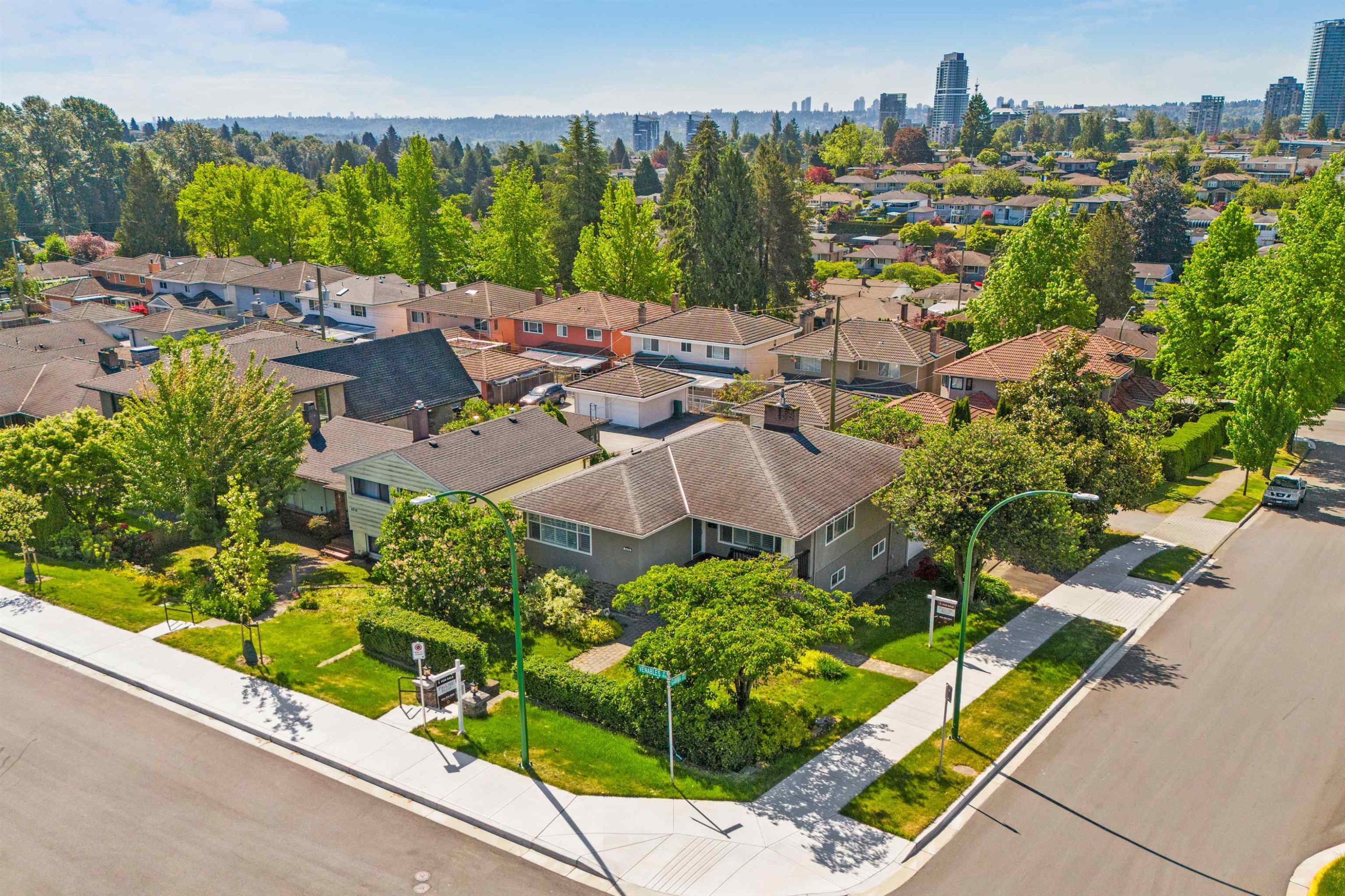 4802 Venables Street, Burnaby, BC - With View