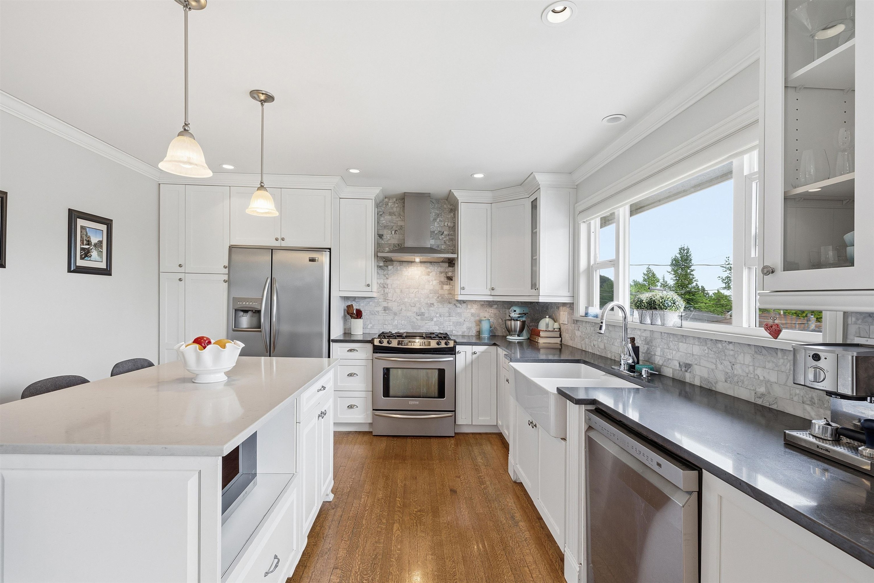 4802 Venables Street, Burnaby, BC - Indoor Photo Showing Kitchen With Upgraded Kitchen