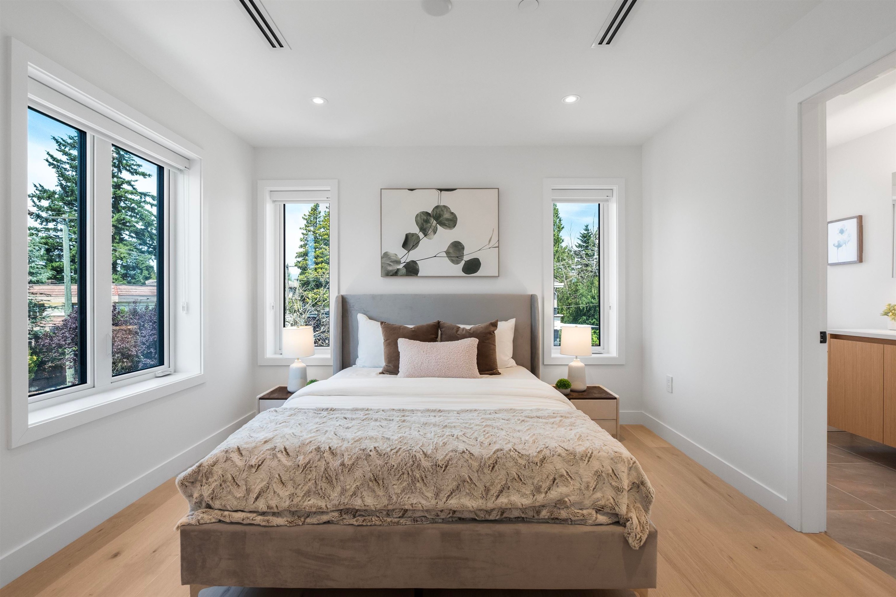1010 52Nd Avenue W, Vancouver, BC