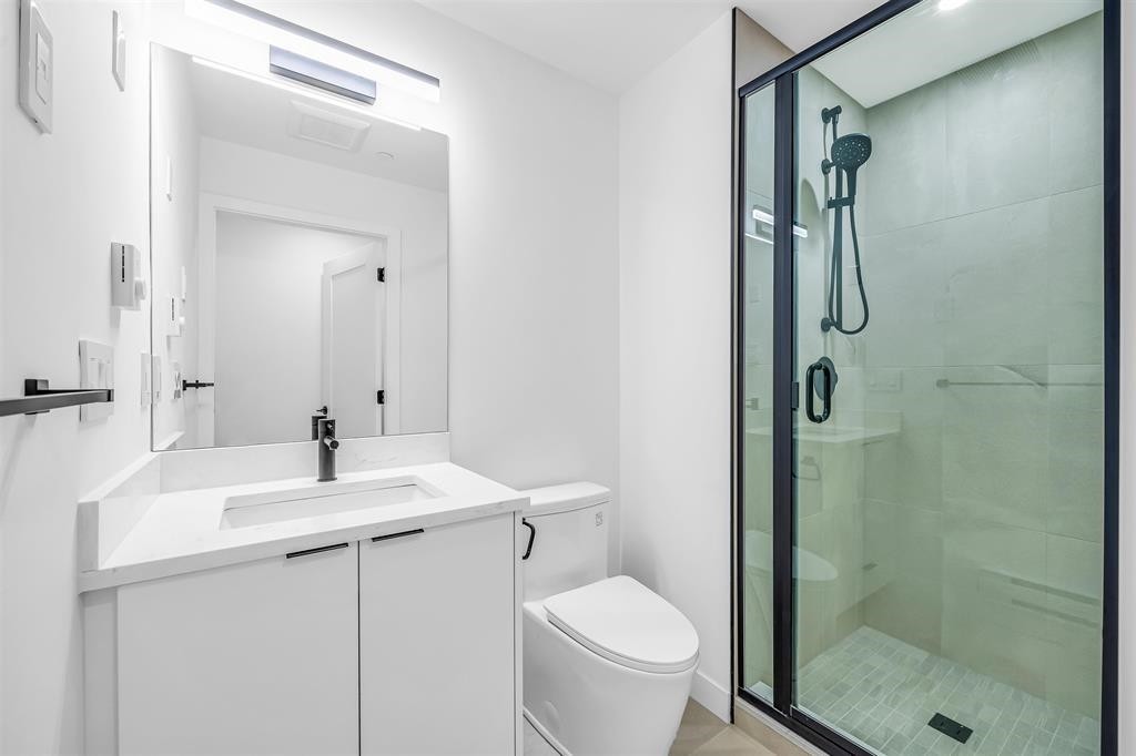 1016 52Nd Avenue W, Vancouver, BC