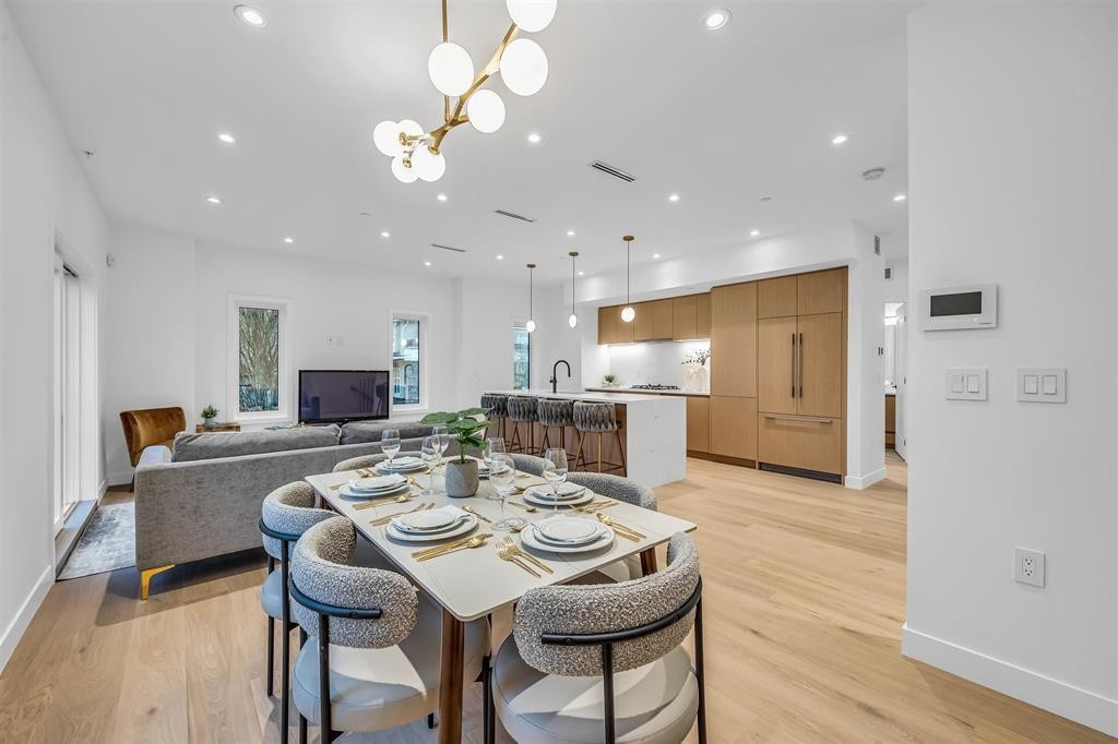 1016 52Nd Avenue W, Vancouver, BC