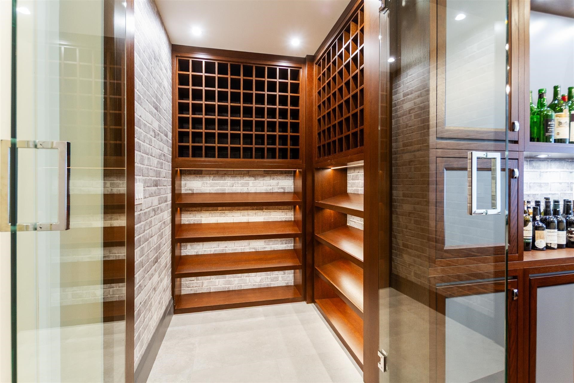 3708 35Th Avenue W, Vancouver, BC - Indoor
