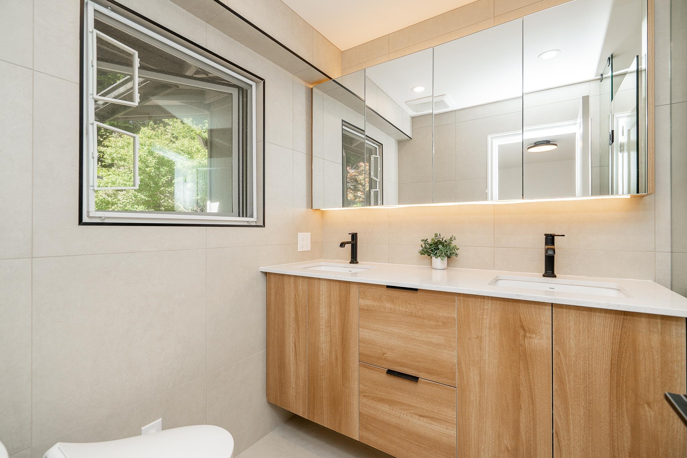 137 College Park Way, Port Moody, BC