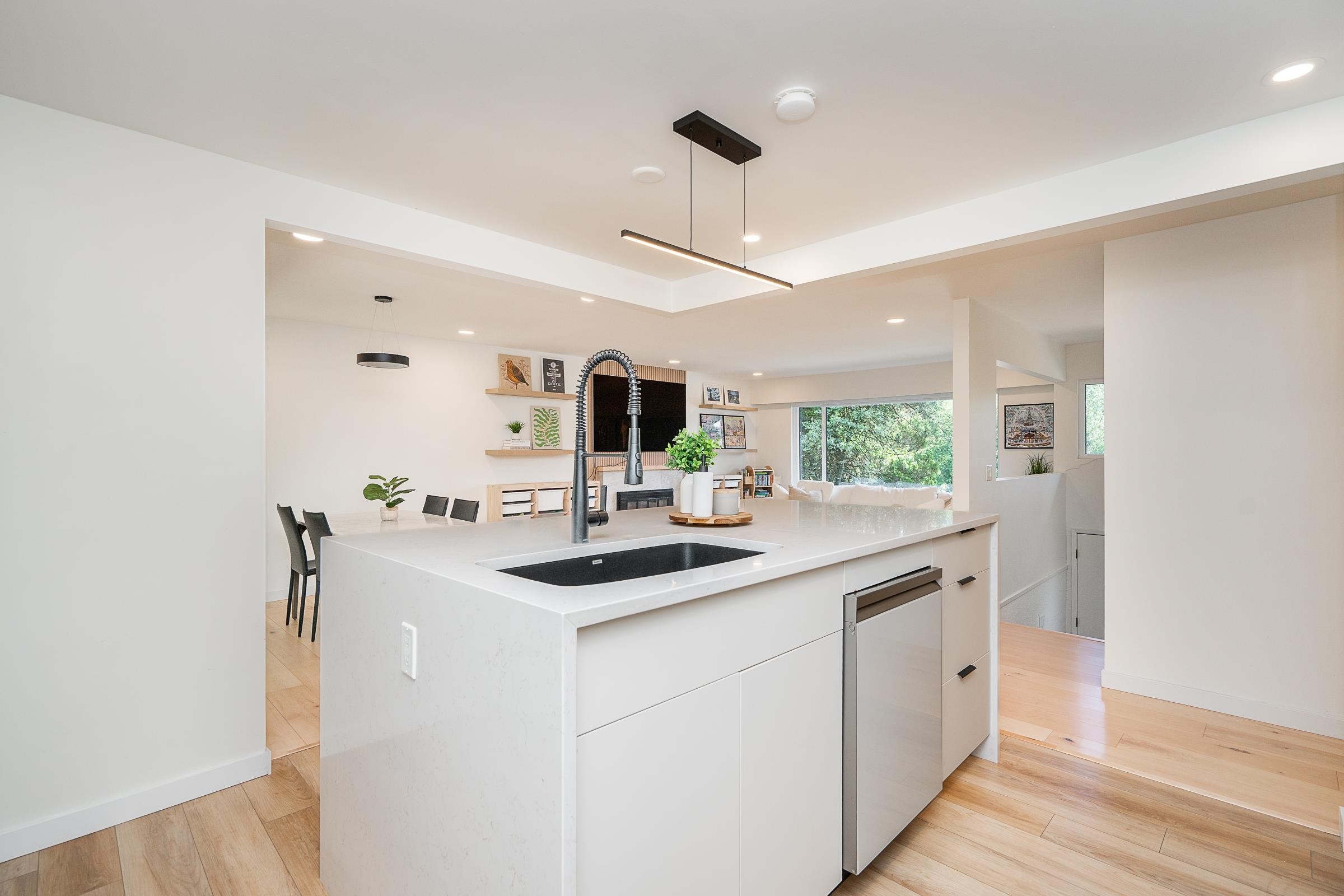 137 College Park Way, Port Moody, BC