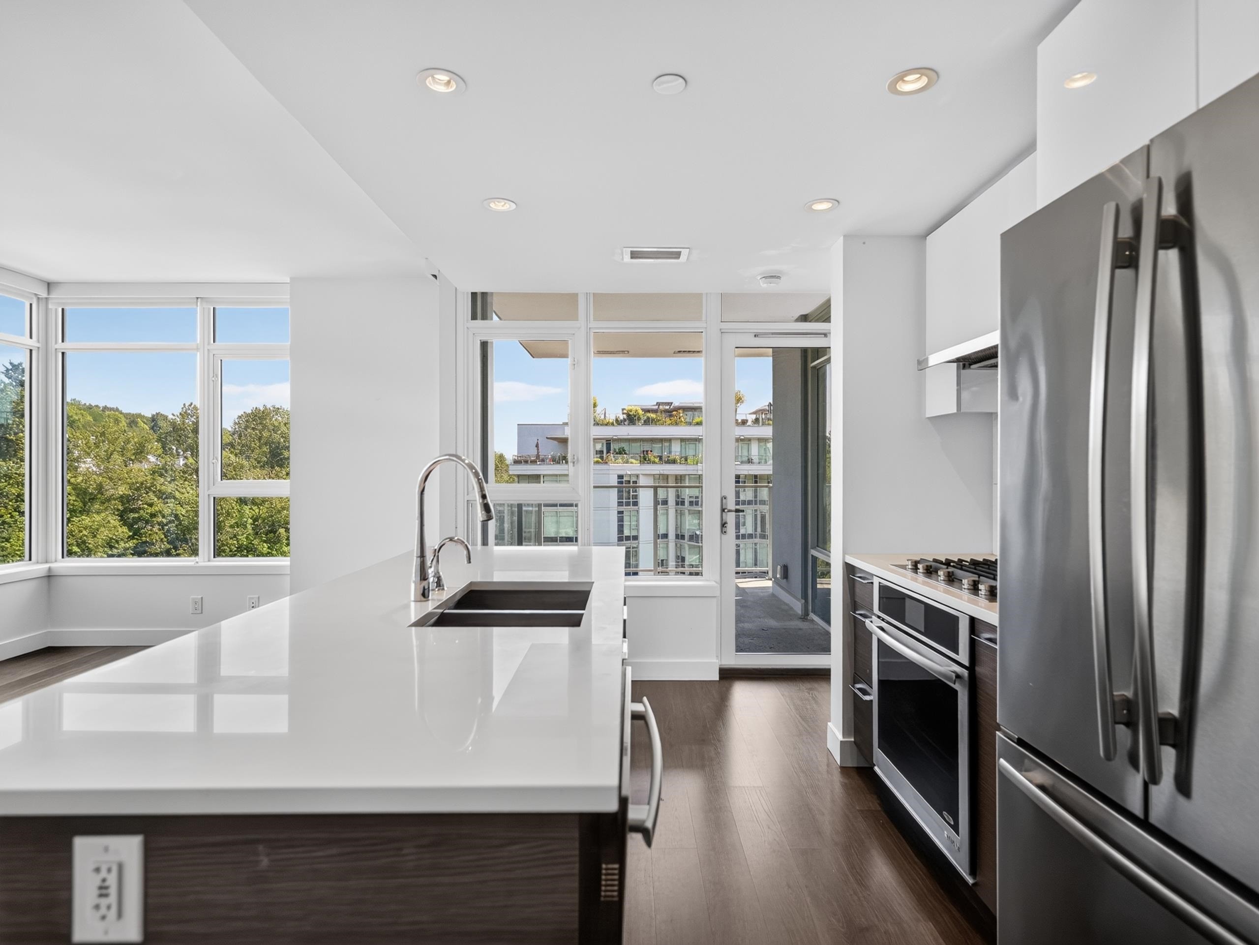 1102-8538 River District Crossing, Vancouver, BC