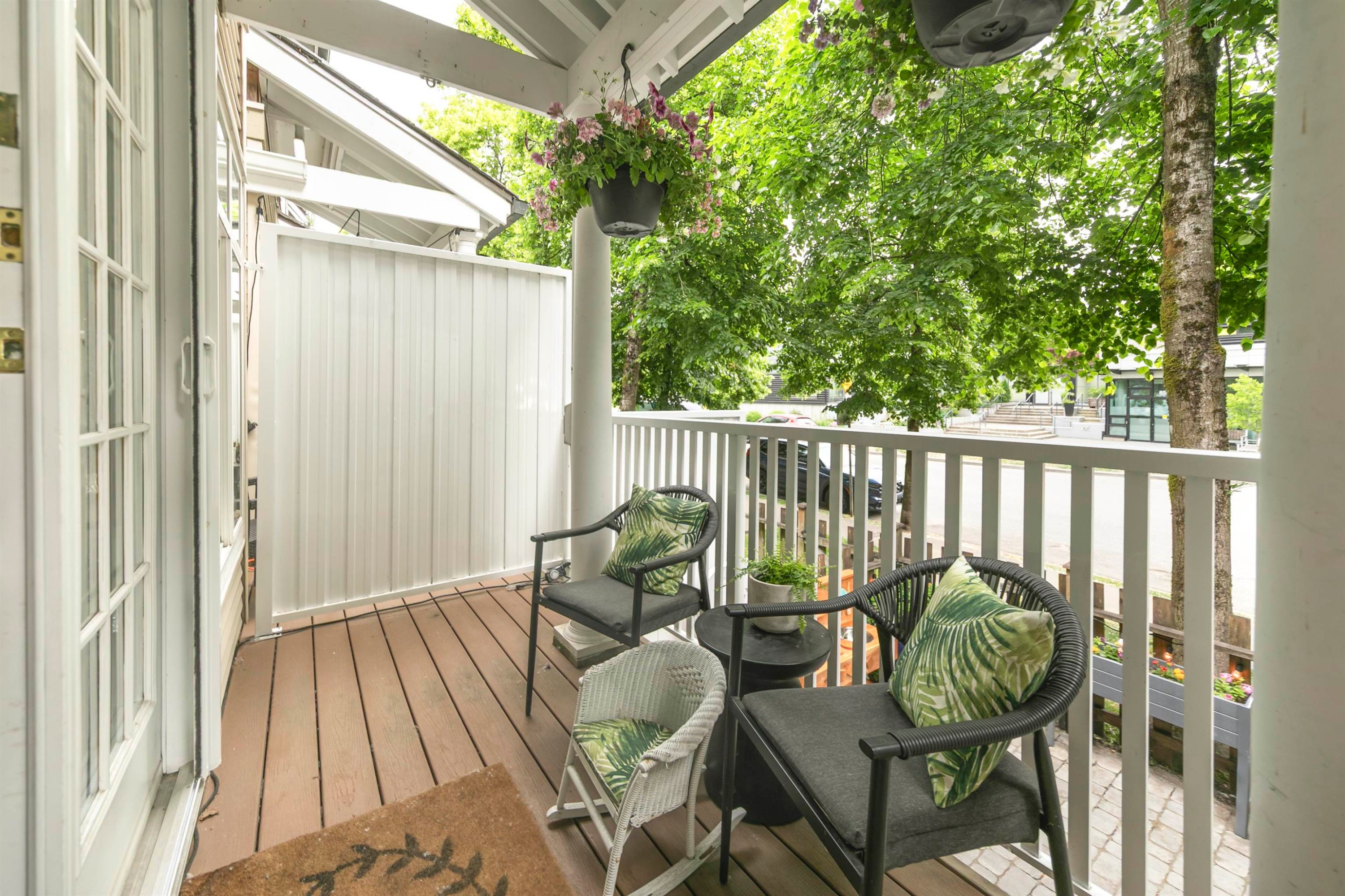 8529 Jellicoe Street, Vancouver, BC - Outdoor With Exterior