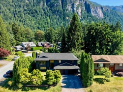 40011 Plateau Drive Squamish, BC V8B 0W3