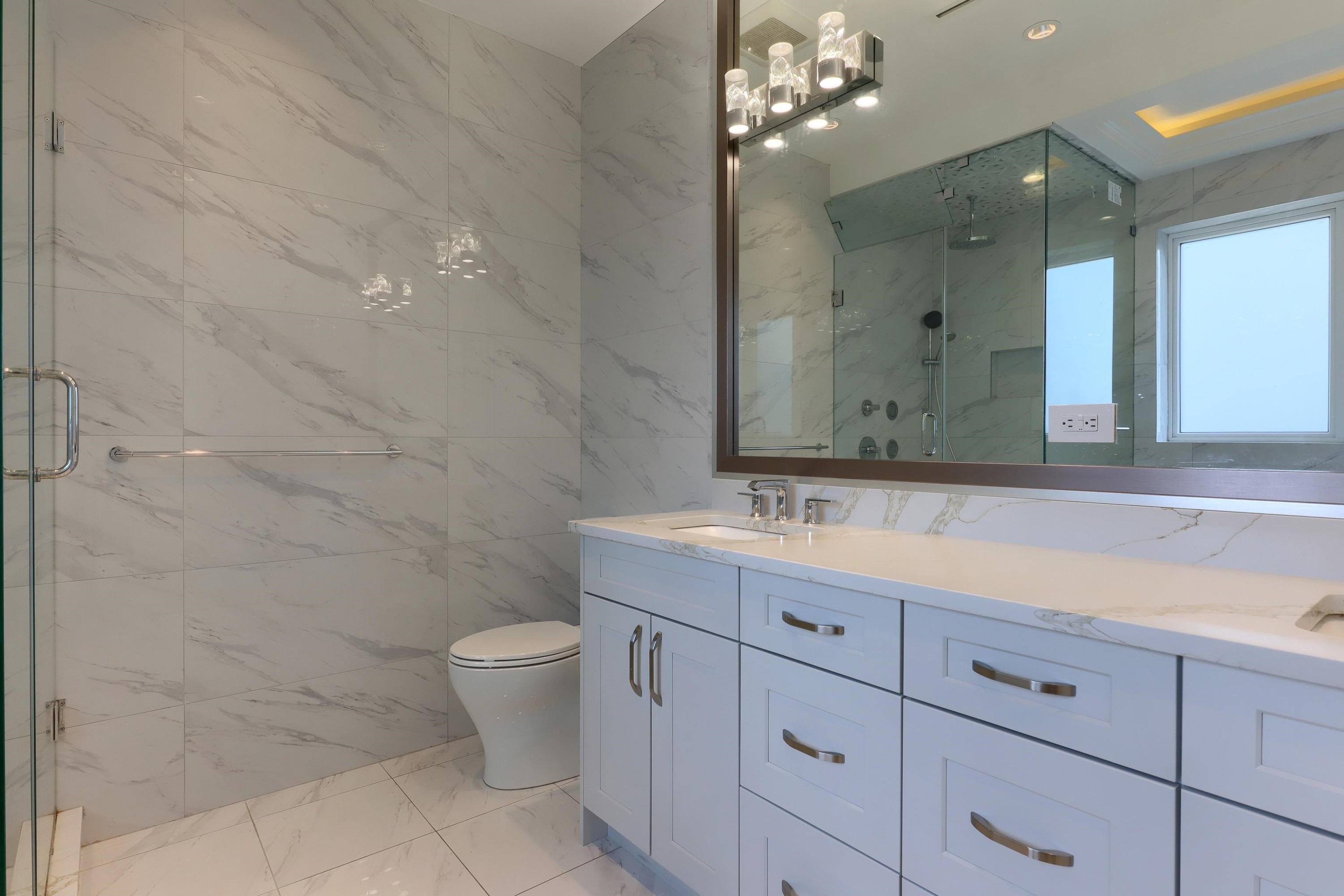 4820 Fortune Avenue, Richmond, BC - Indoor Photo Showing Bathroom