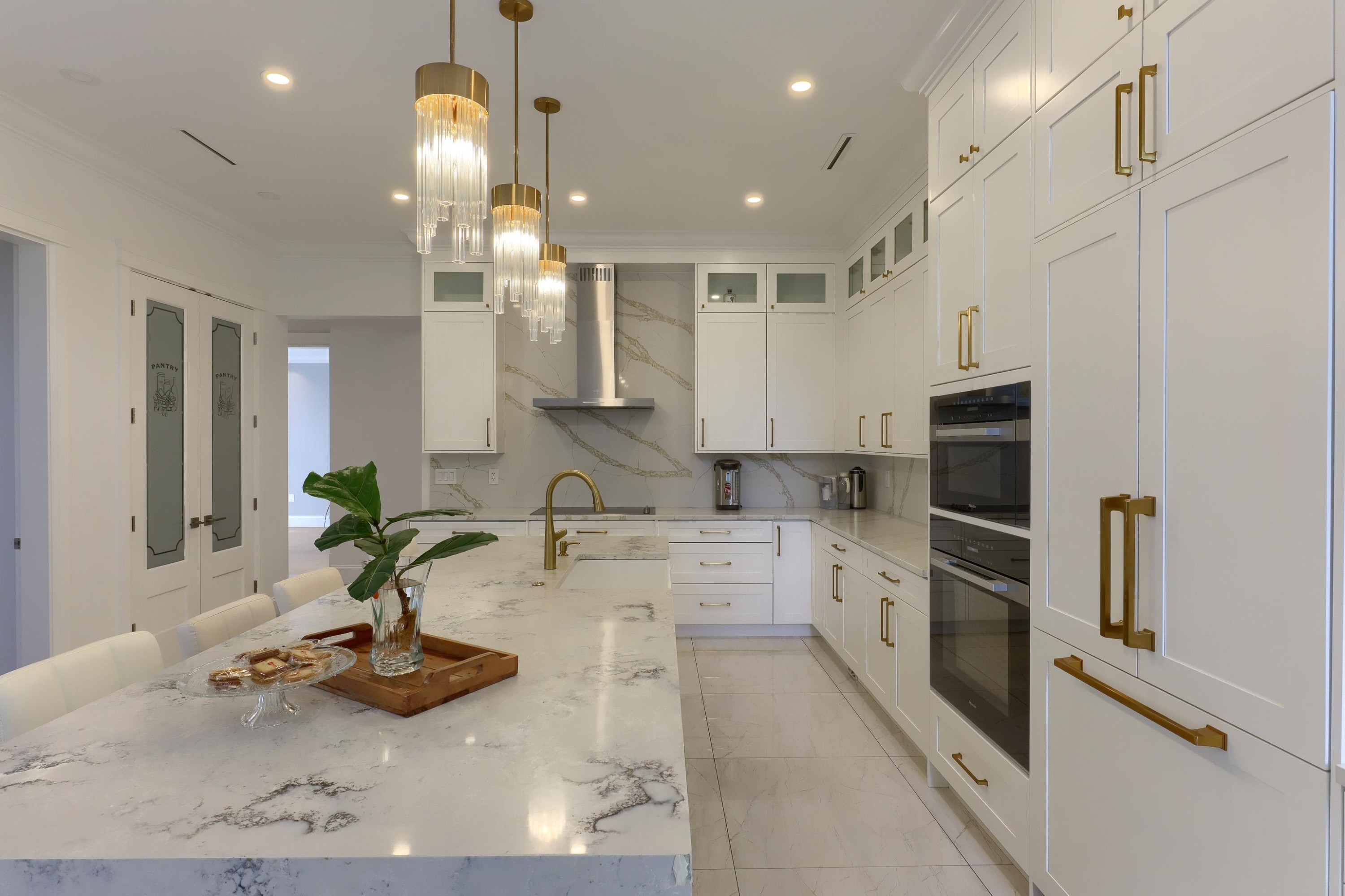 4820 Fortune Avenue, Richmond, BC - Indoor Photo Showing Kitchen