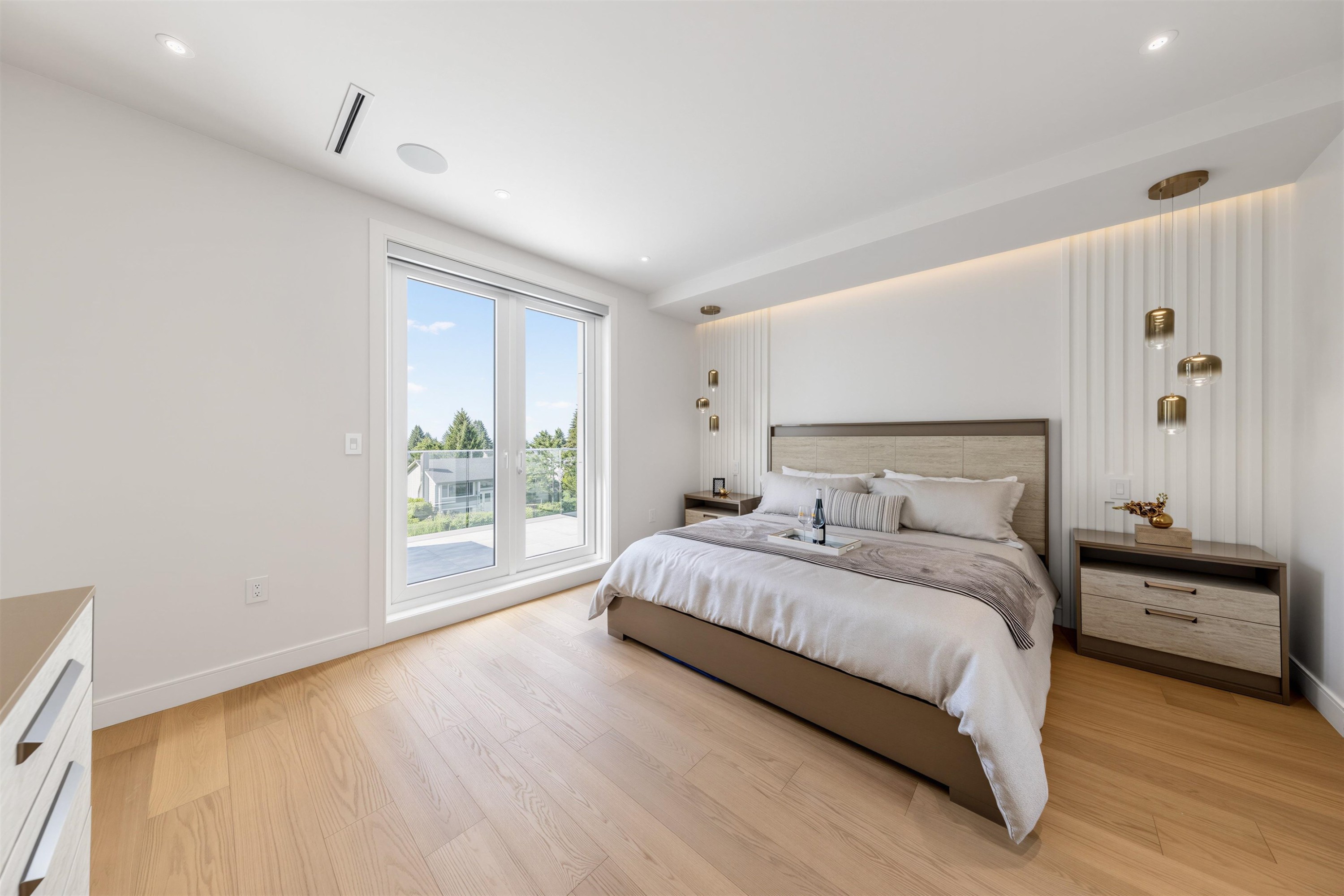 840 14Th Street E, North Vancouver, BC
