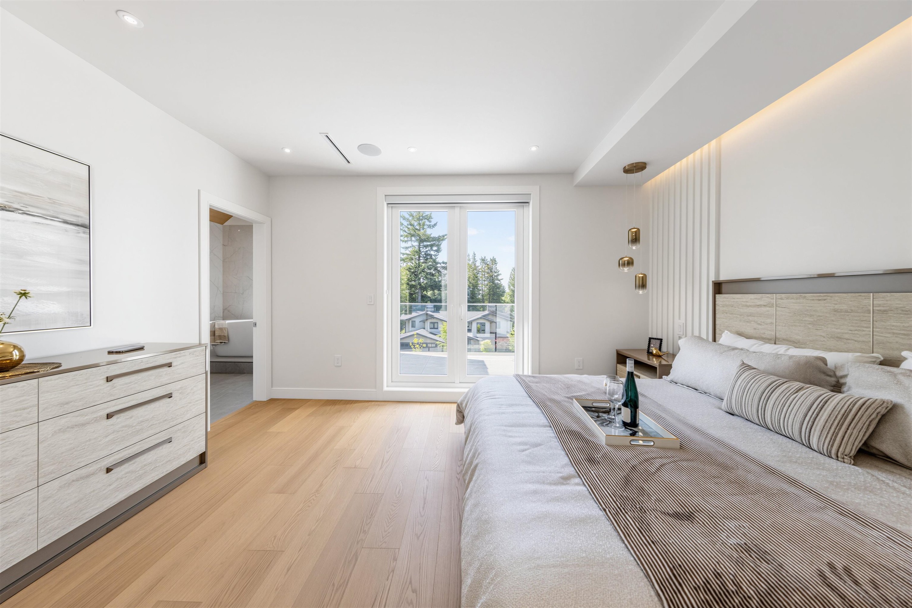 840 14Th Street E, North Vancouver, BC