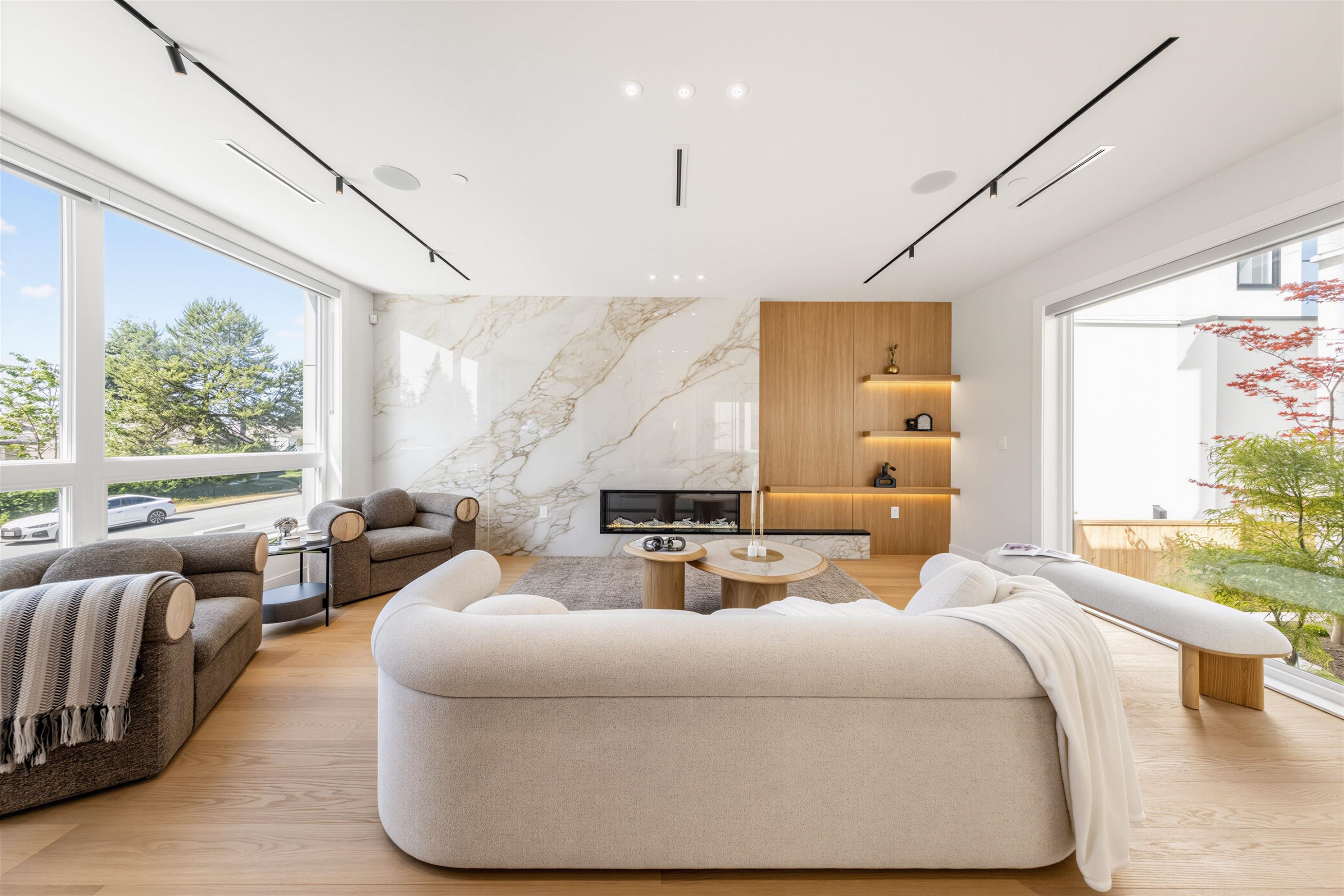 840 14Th Street E, North Vancouver, BC