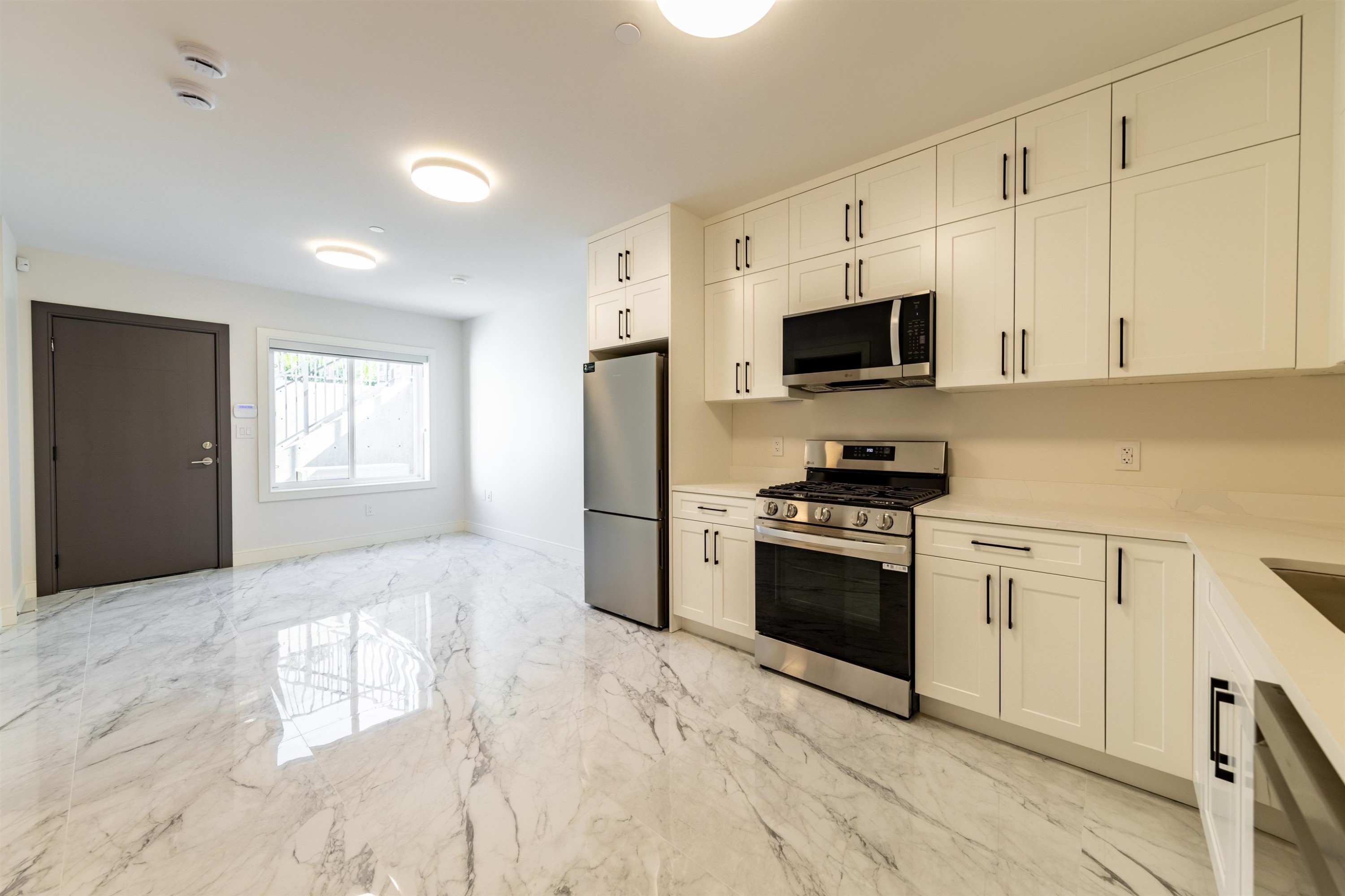 840 14Th Street E, North Vancouver, BC