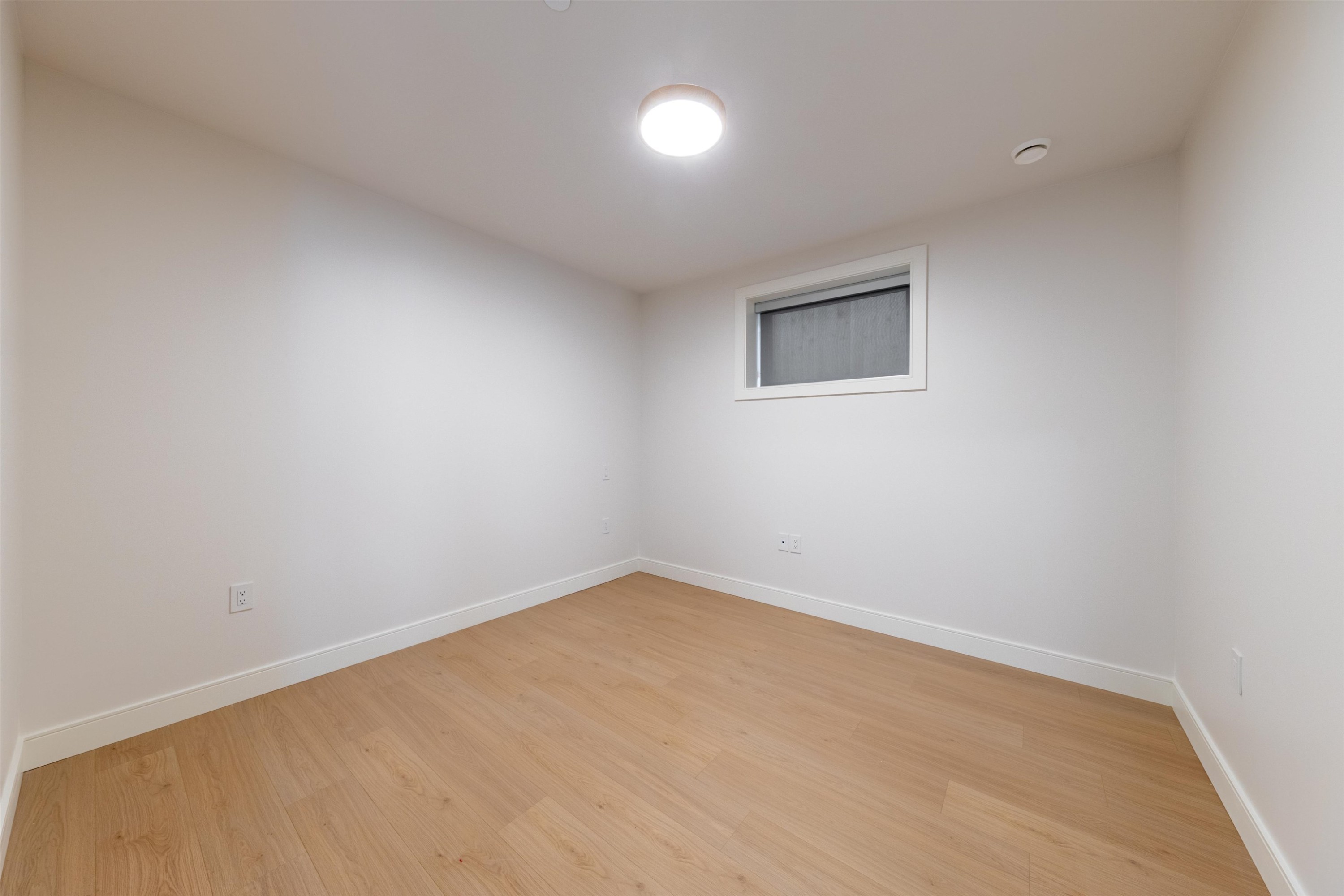 840 14Th Street E, North Vancouver, BC