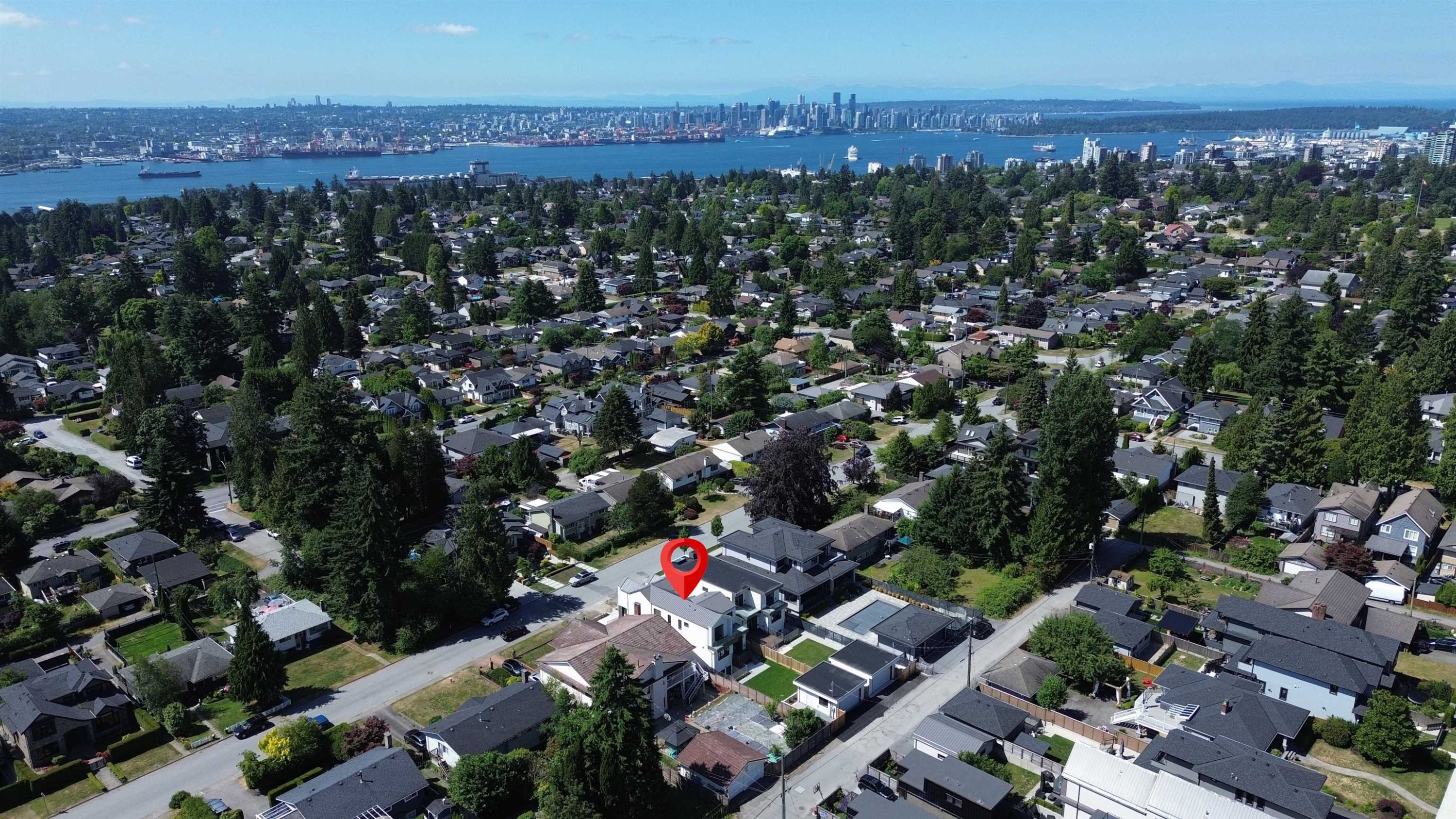 840 14Th Street E, North Vancouver, BC