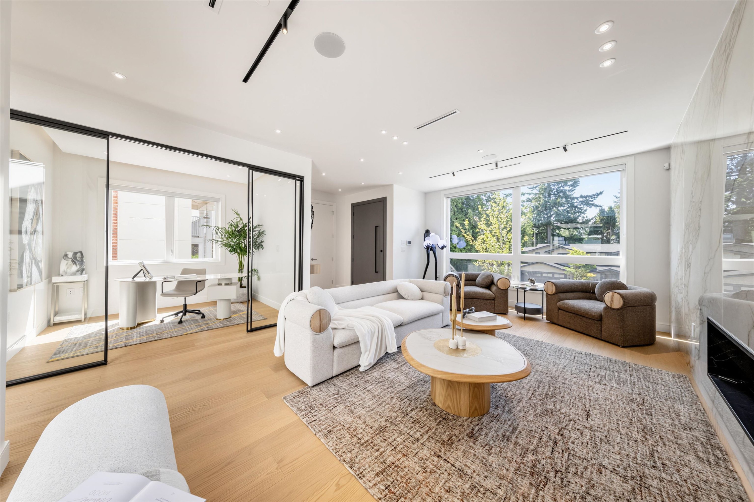 840 14Th Street E, North Vancouver, BC