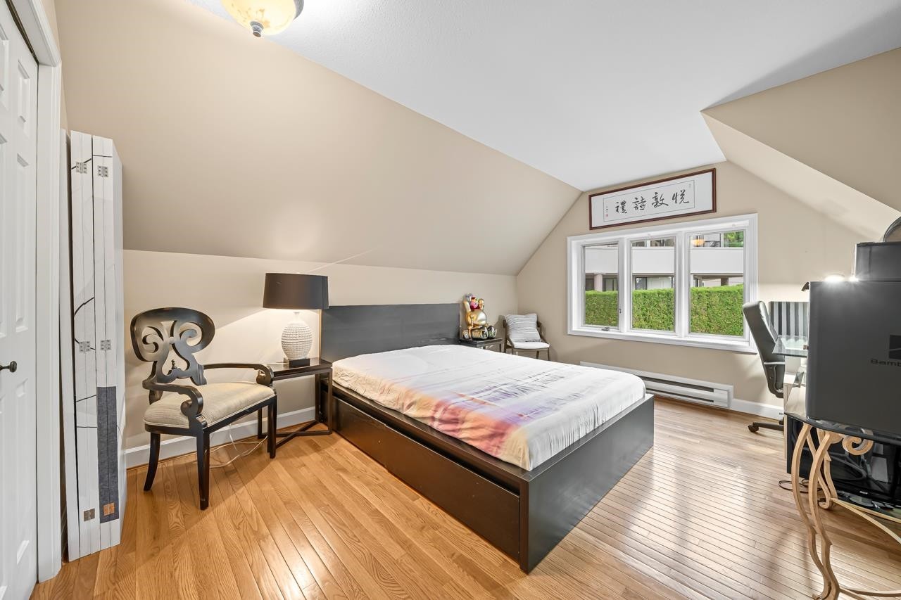 2478 Westhill Court, West Vancouver, BC - Indoor Photo Showing Bedroom