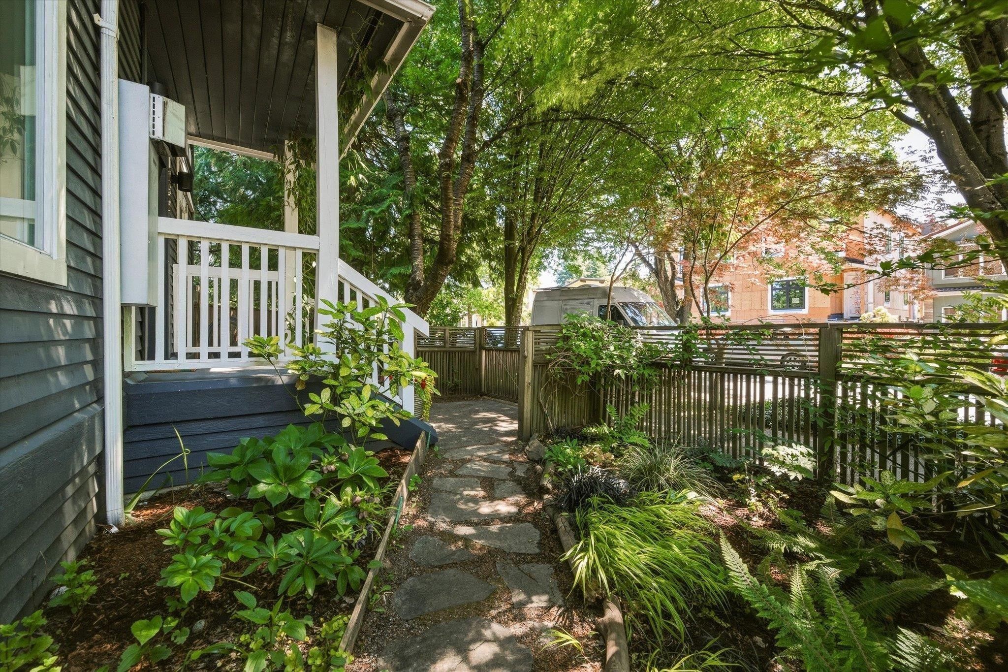 1239 22Nd Avenue E, Vancouver, BC