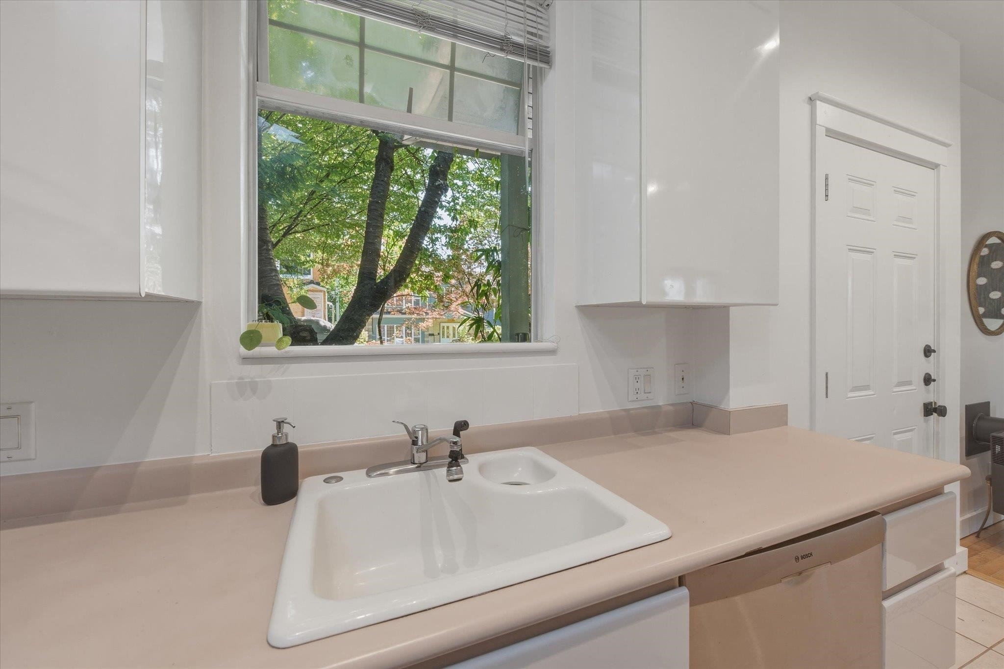 1239 22Nd Avenue E, Vancouver, BC
