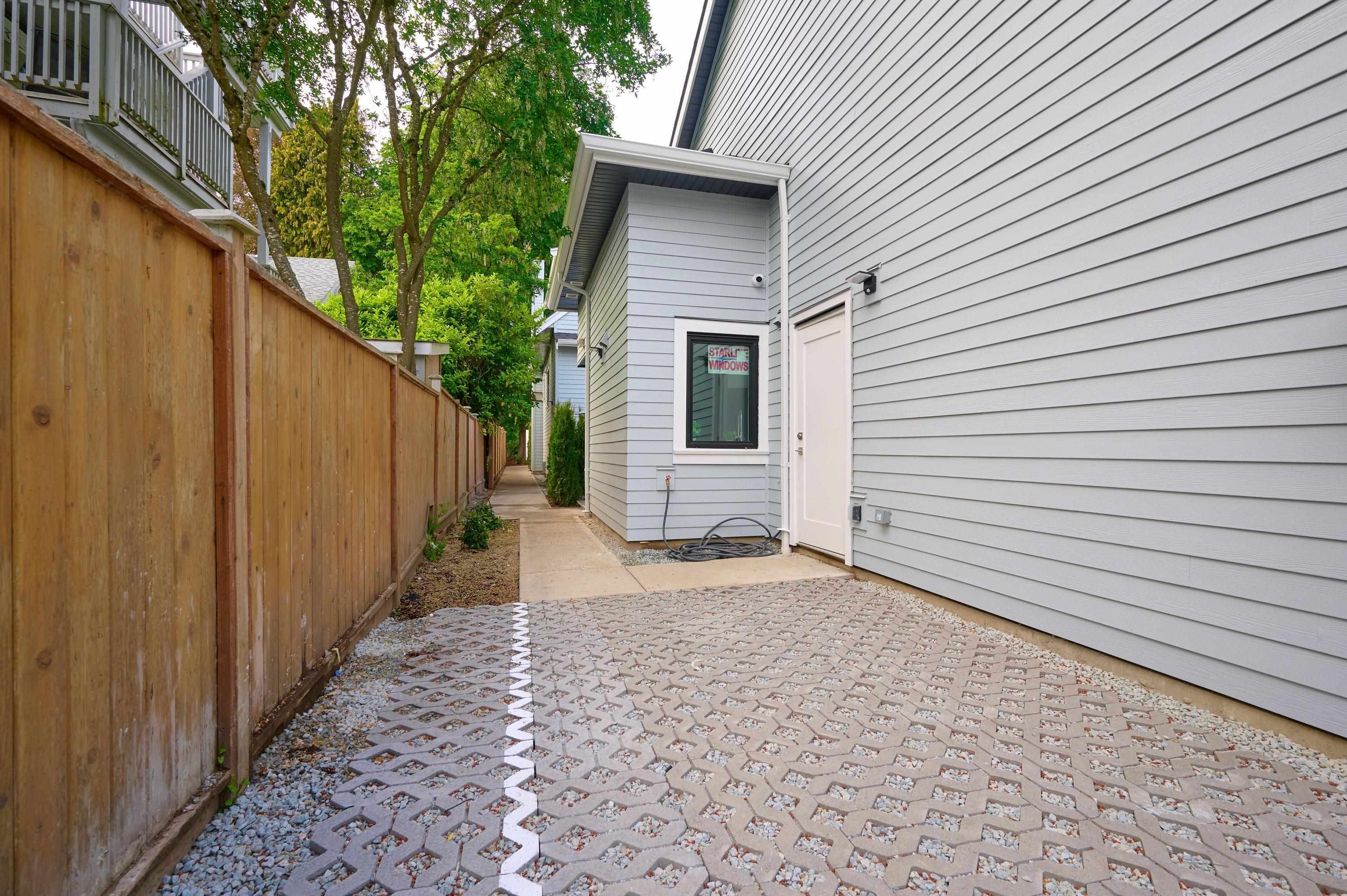 3674 1St Avenue W, Vancouver, BC