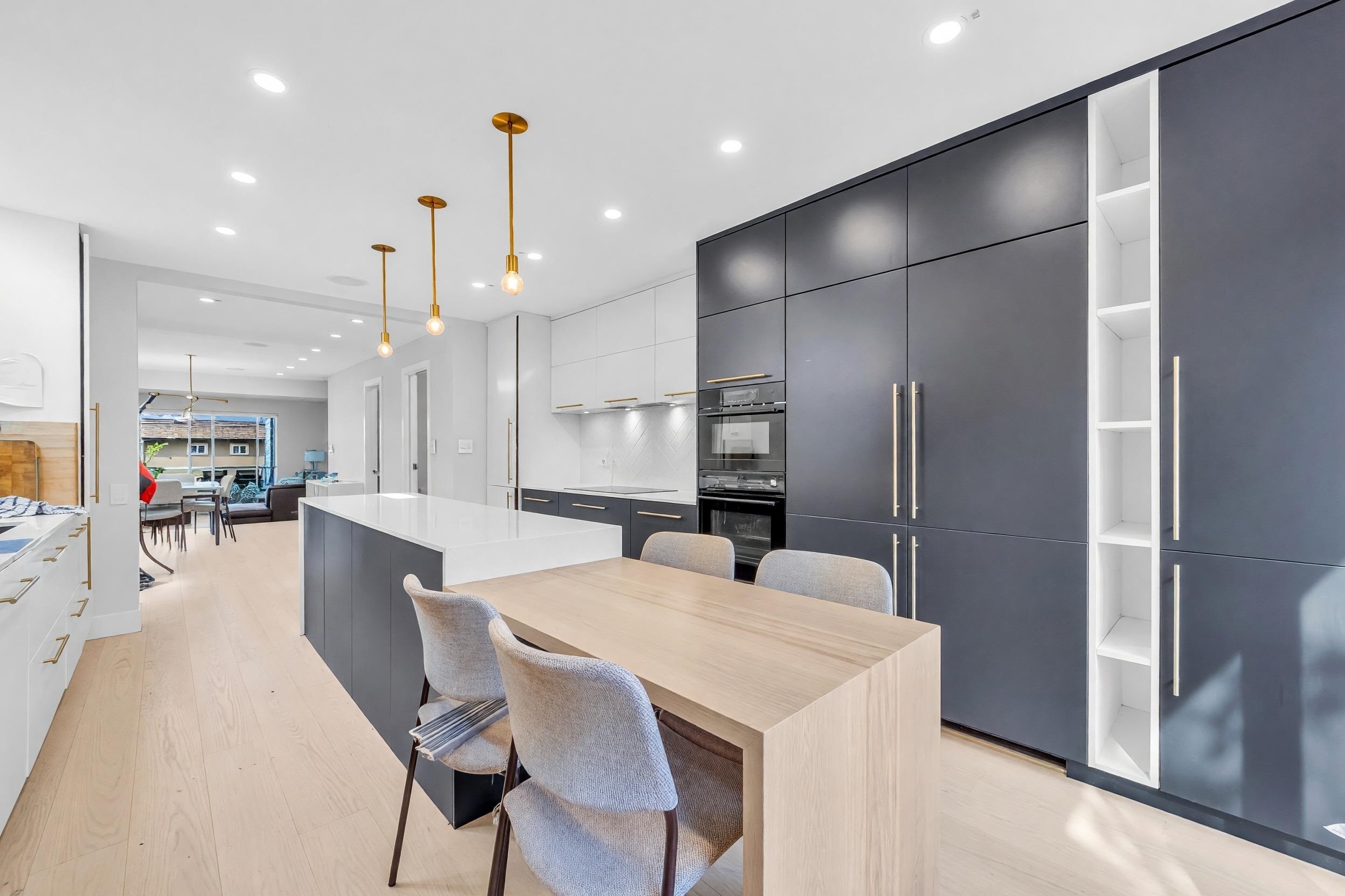265 Keith Road E, North Vancouver, BC