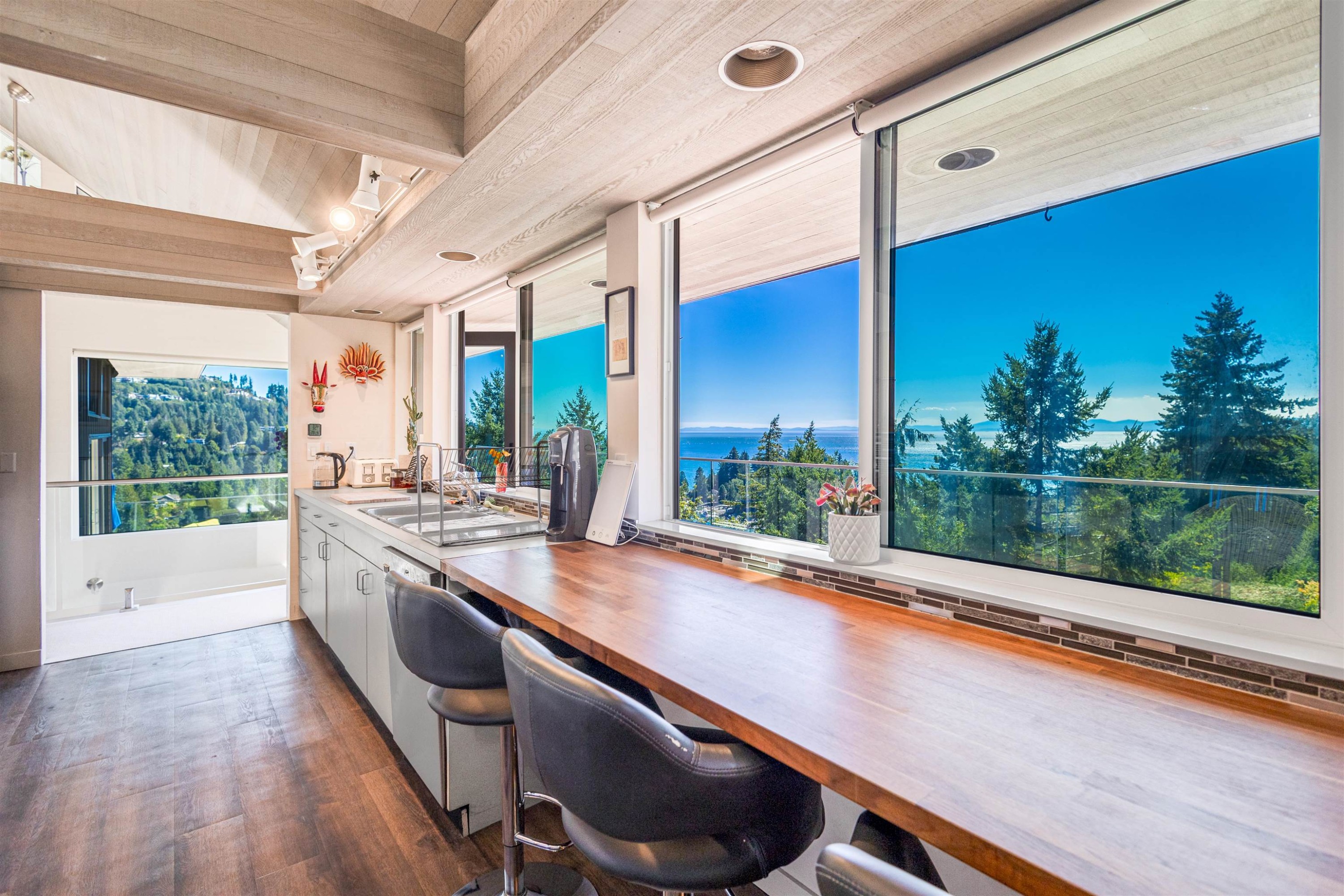 5840 Falcon Road, West Vancouver, BC