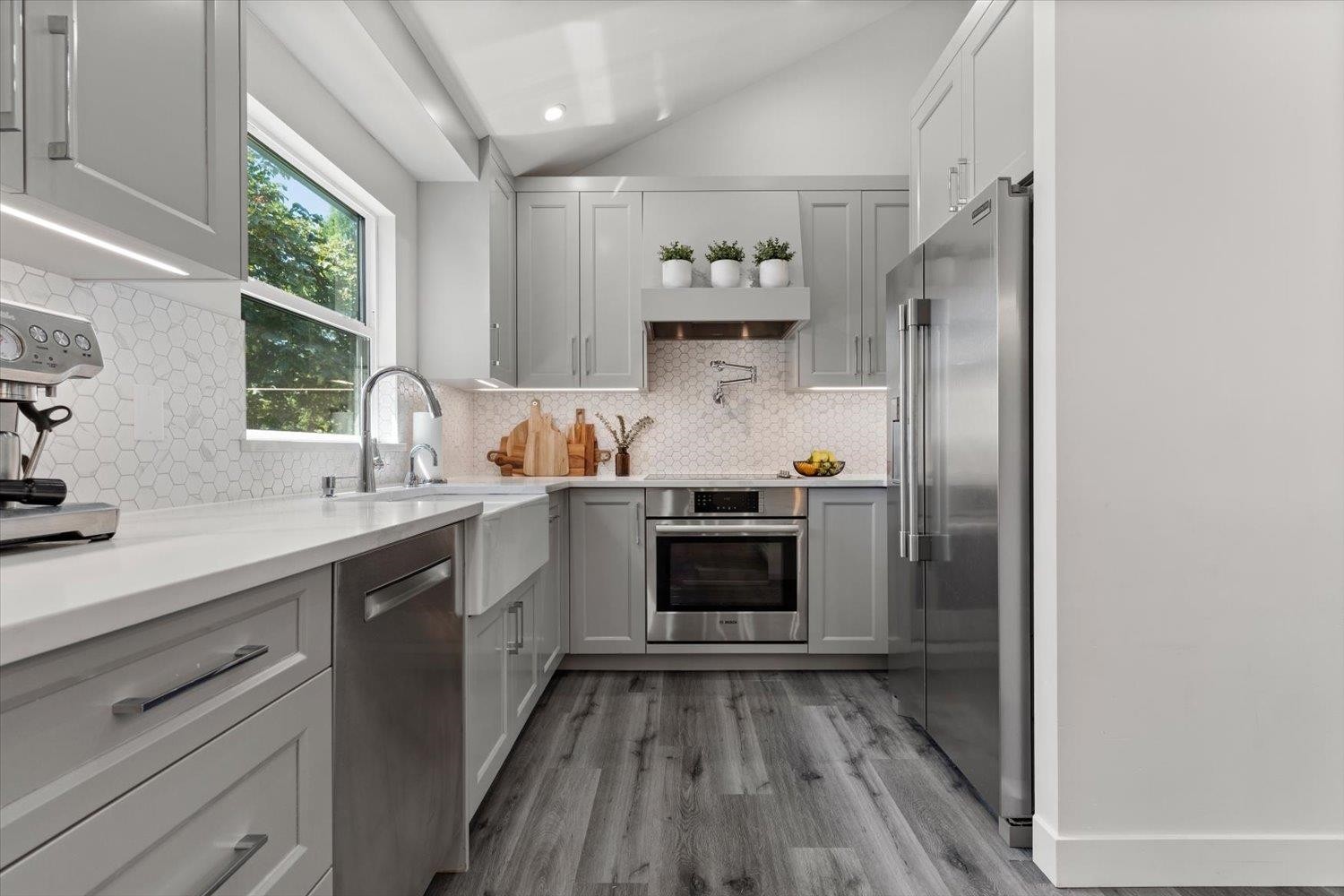 21730 River Road, Maple Ridge, BC
