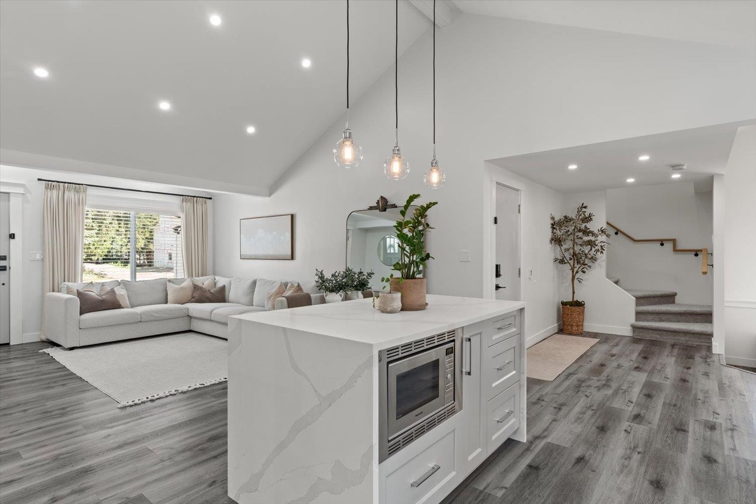 21730 River Road, Maple Ridge, BC
