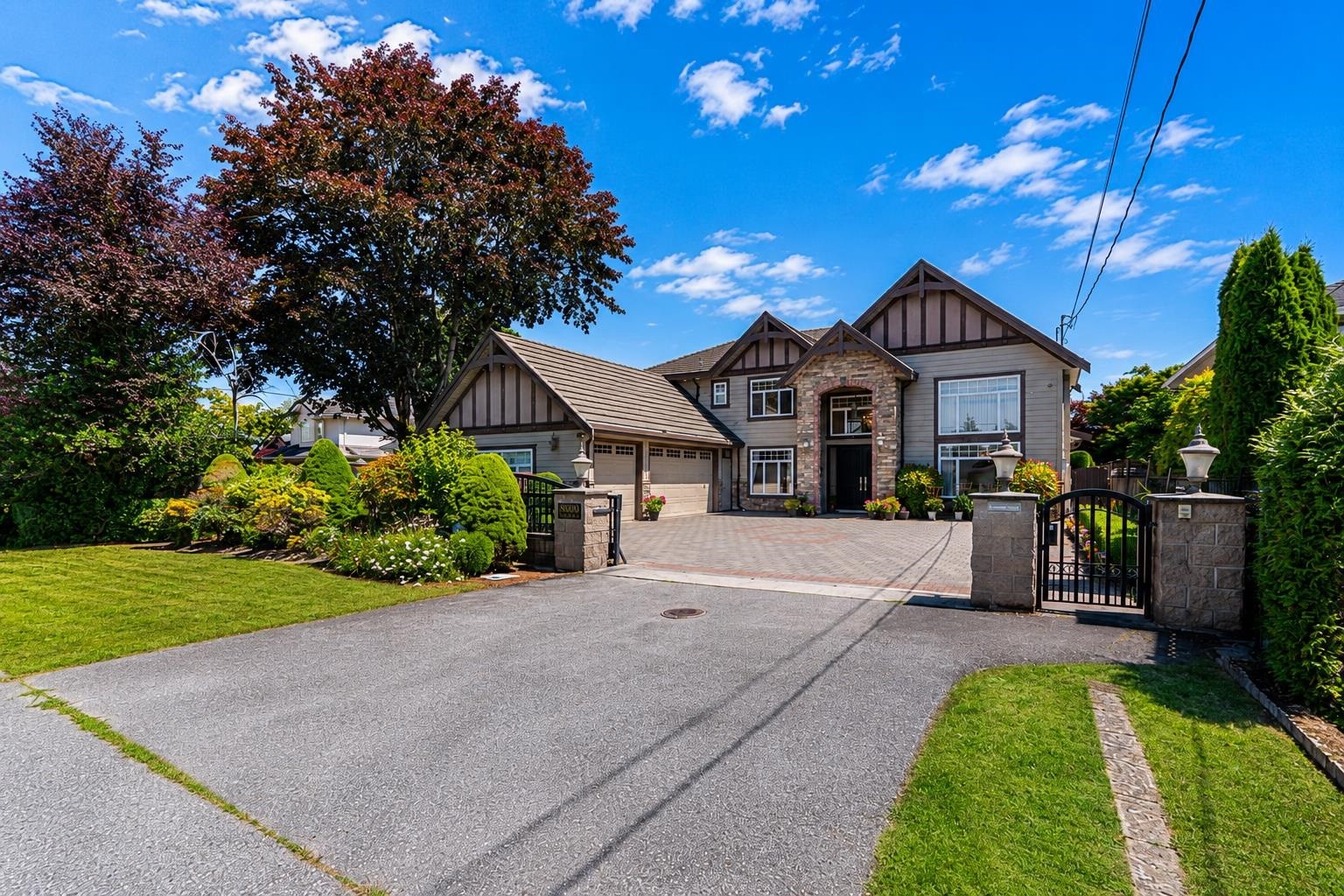 8800 Moore Road, Richmond, BC - Outdoor