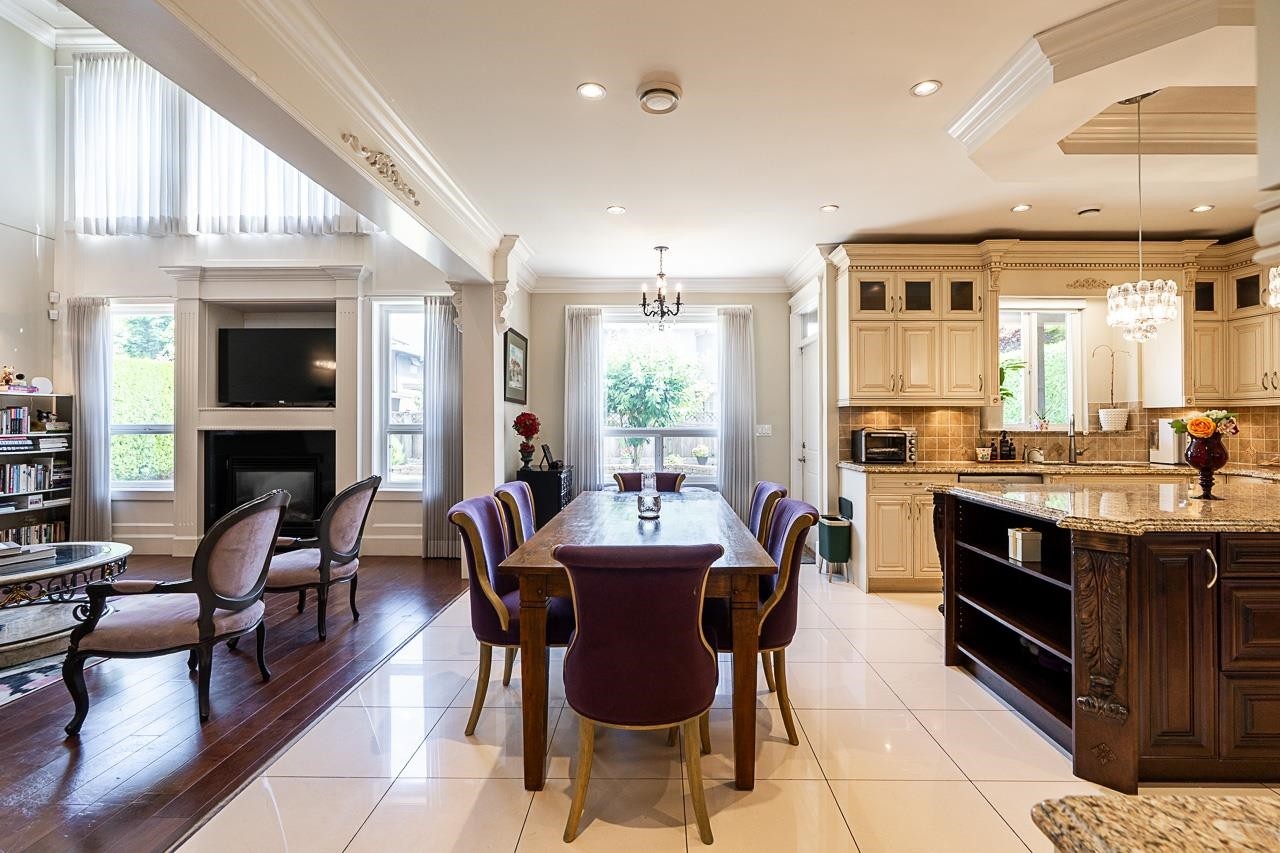 8800 Moore Road, Richmond, BC - Indoor Photo Showing Dining Room