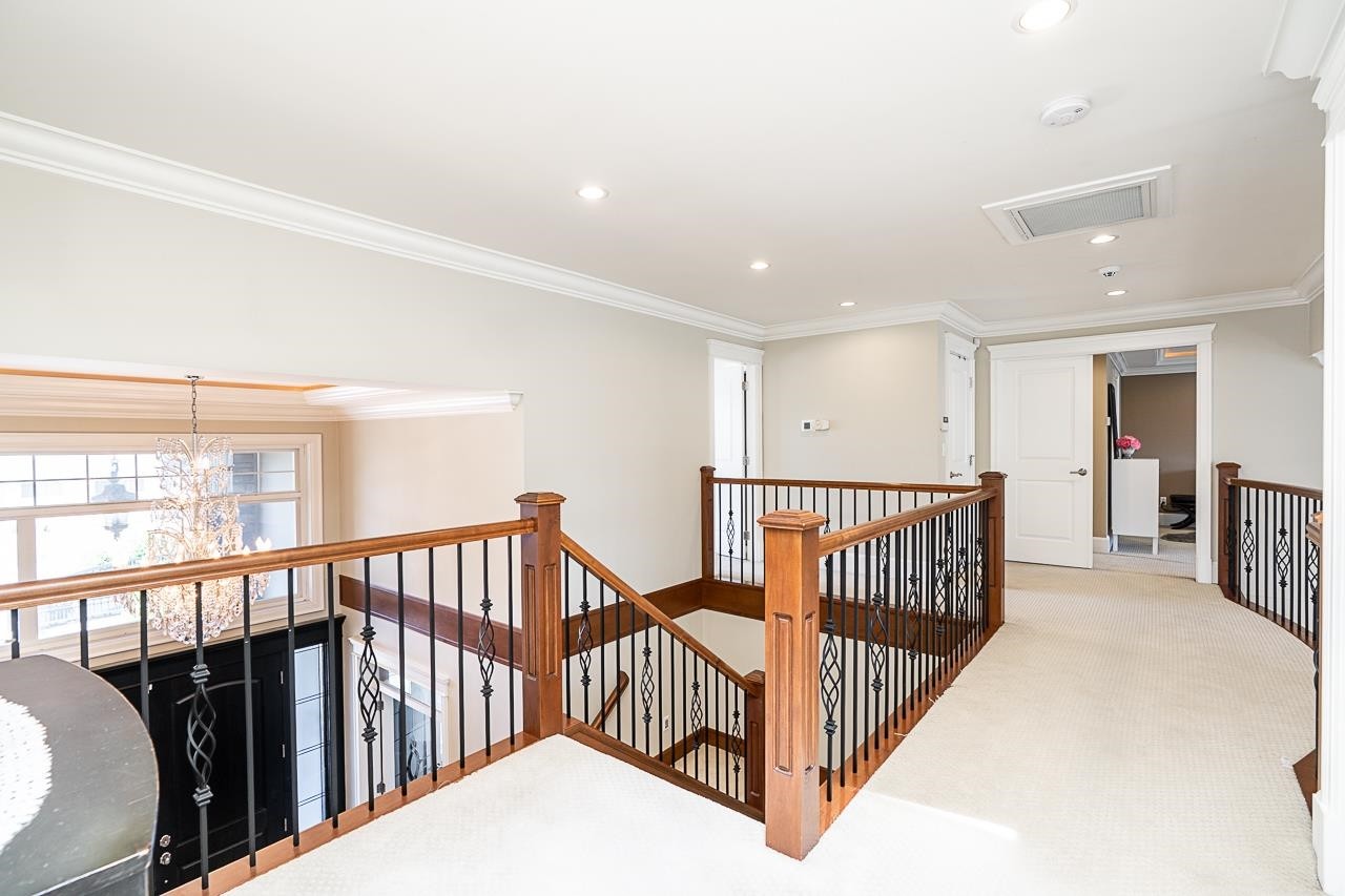 8800 Moore Road, Richmond, BC - Indoor Photo Showing Other Room