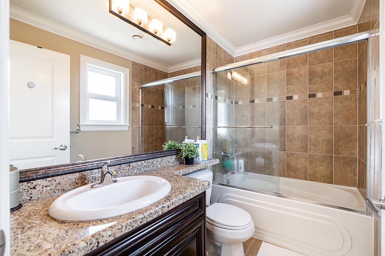 8800 Moore Road, Richmond, BC - Indoor Photo Showing Bathroom