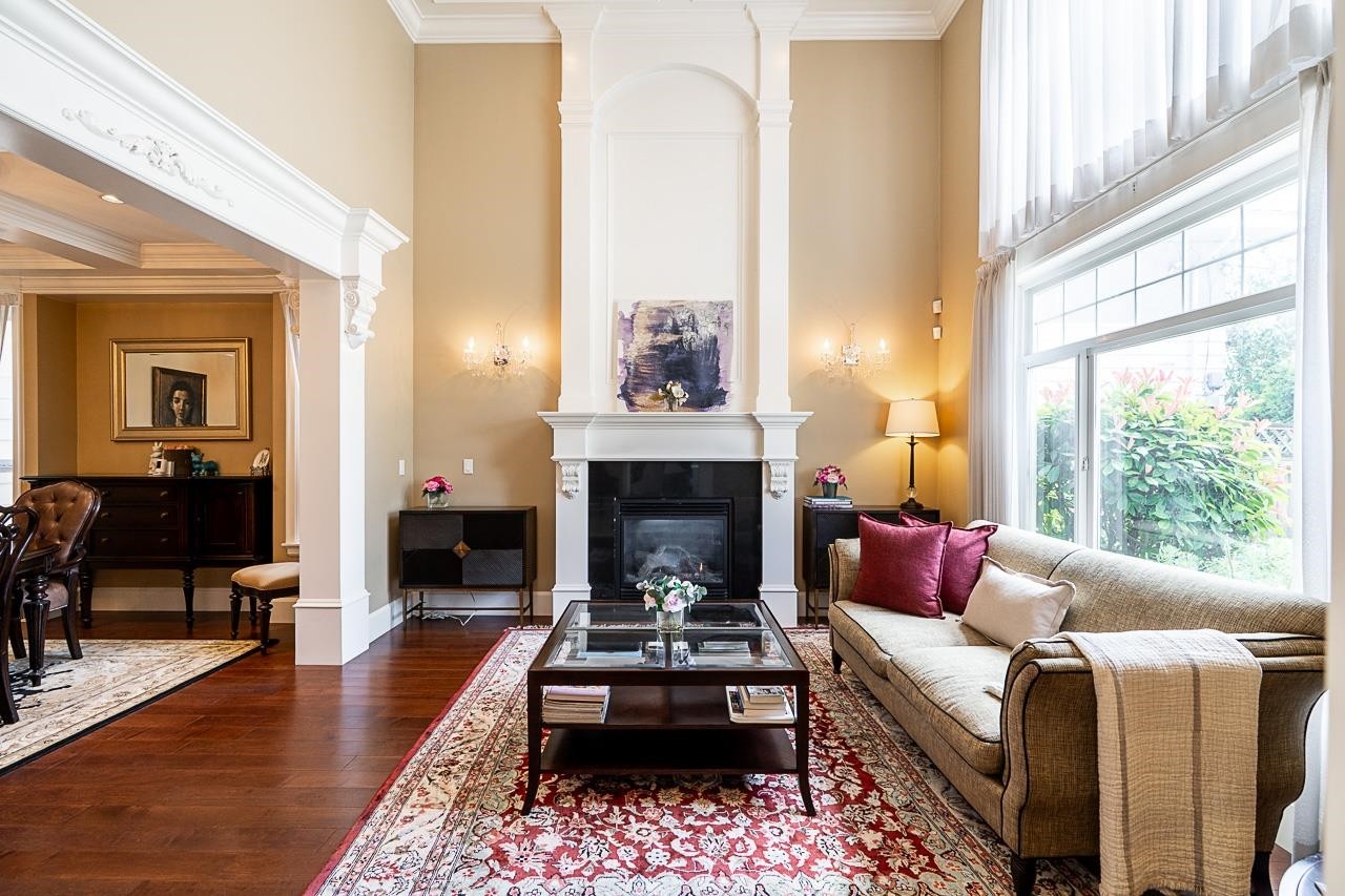 8800 Moore Road, Richmond, BC - Indoor Photo Showing Living Room With Fireplace