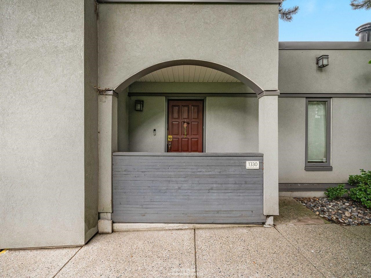 1330 7Th Avenue W, Vancouver, BC - Outdoor With Exterior