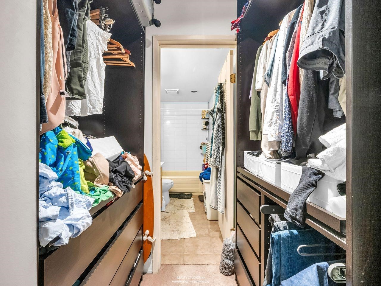 1330 7Th Avenue W, Vancouver, BC - Indoor With Storage