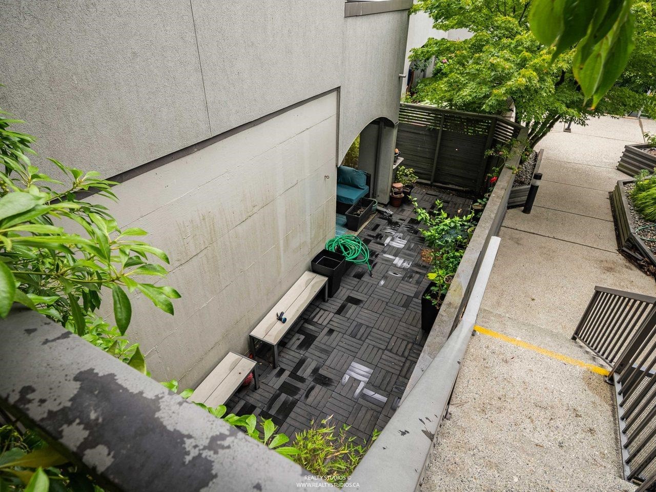 1330 7Th Avenue W, Vancouver, BC - Outdoor