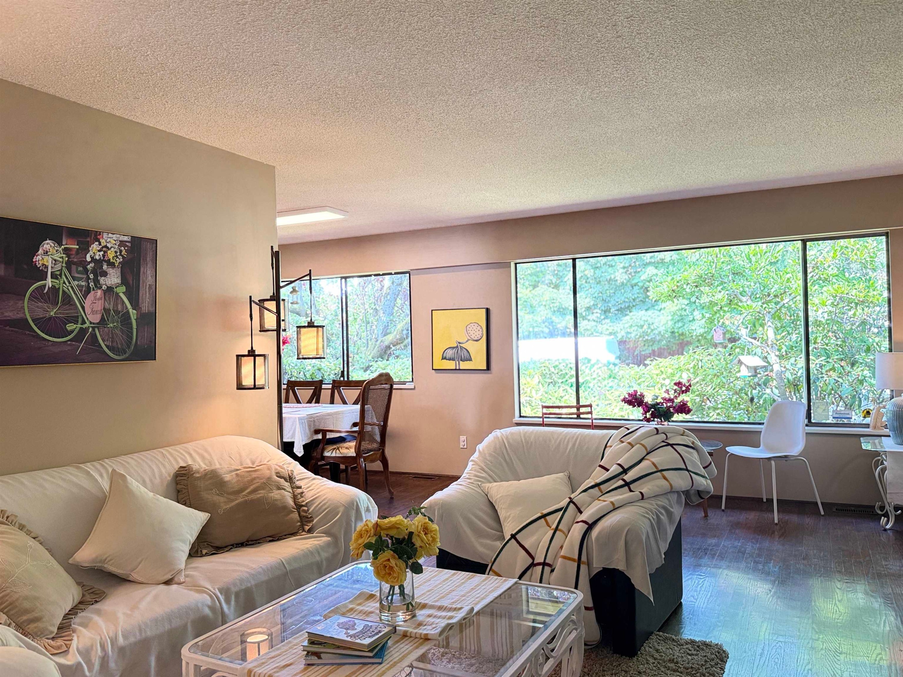 9560 Glendower Drive, Richmond, BC - Indoor Photo Showing Living Room
