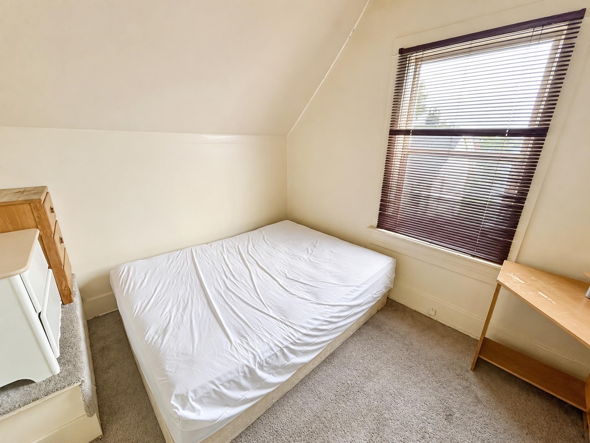 1243 Broadway E, Vancouver, BC