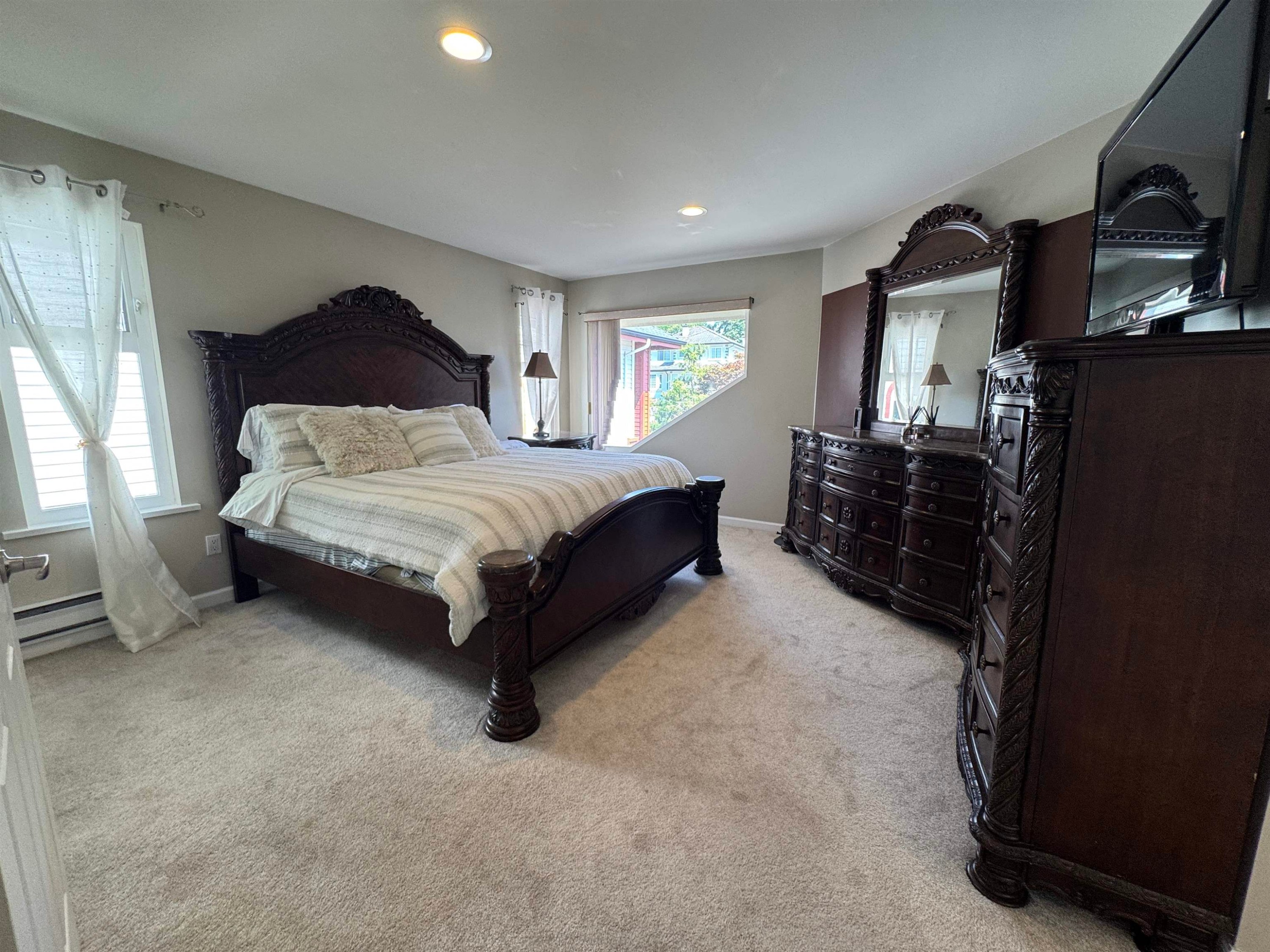 1416 Purcell Drive, Coquitlam, BC - Indoor Photo Showing Bedroom