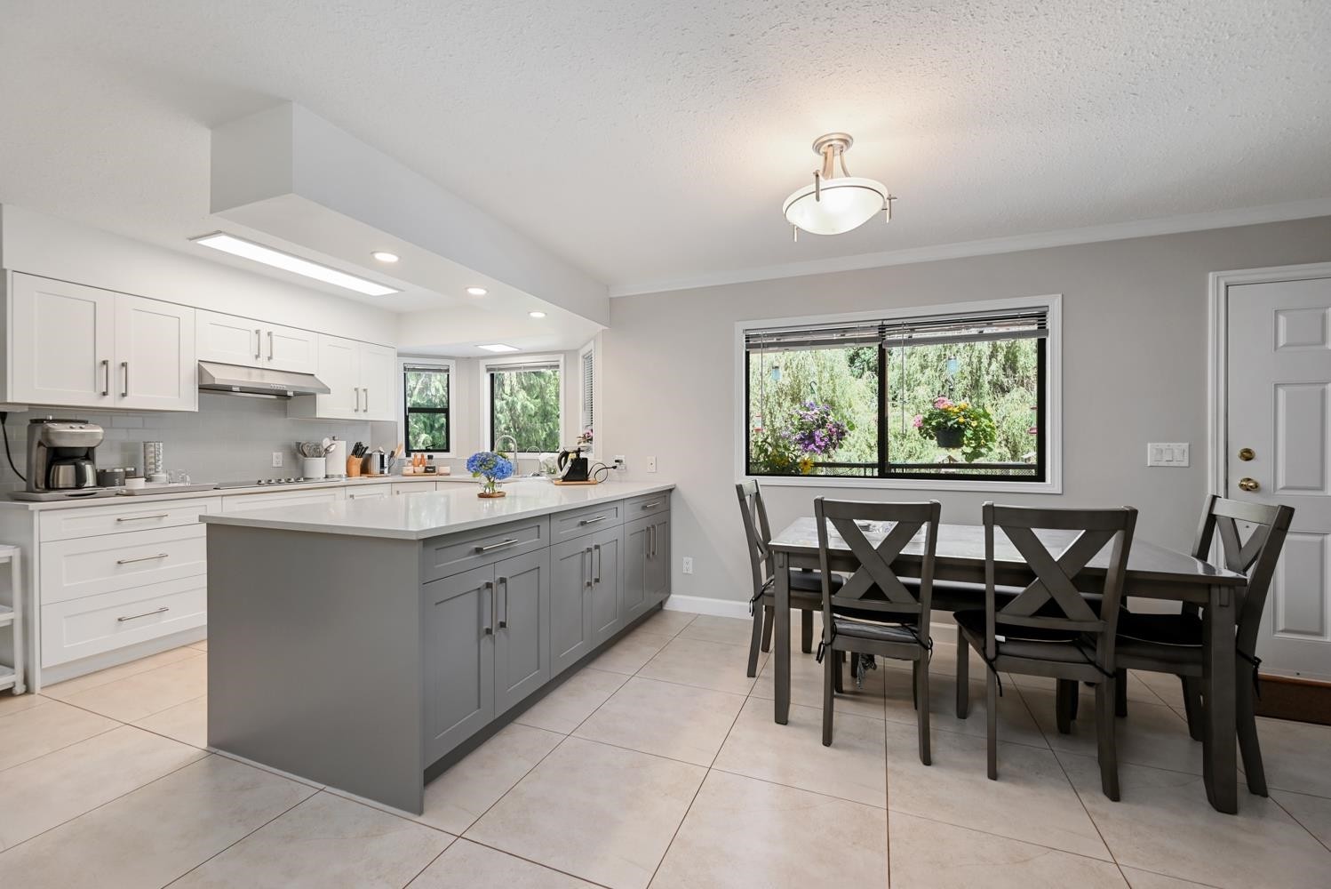 24089 Lougheed Highway, Maple Ridge, BC - Indoor