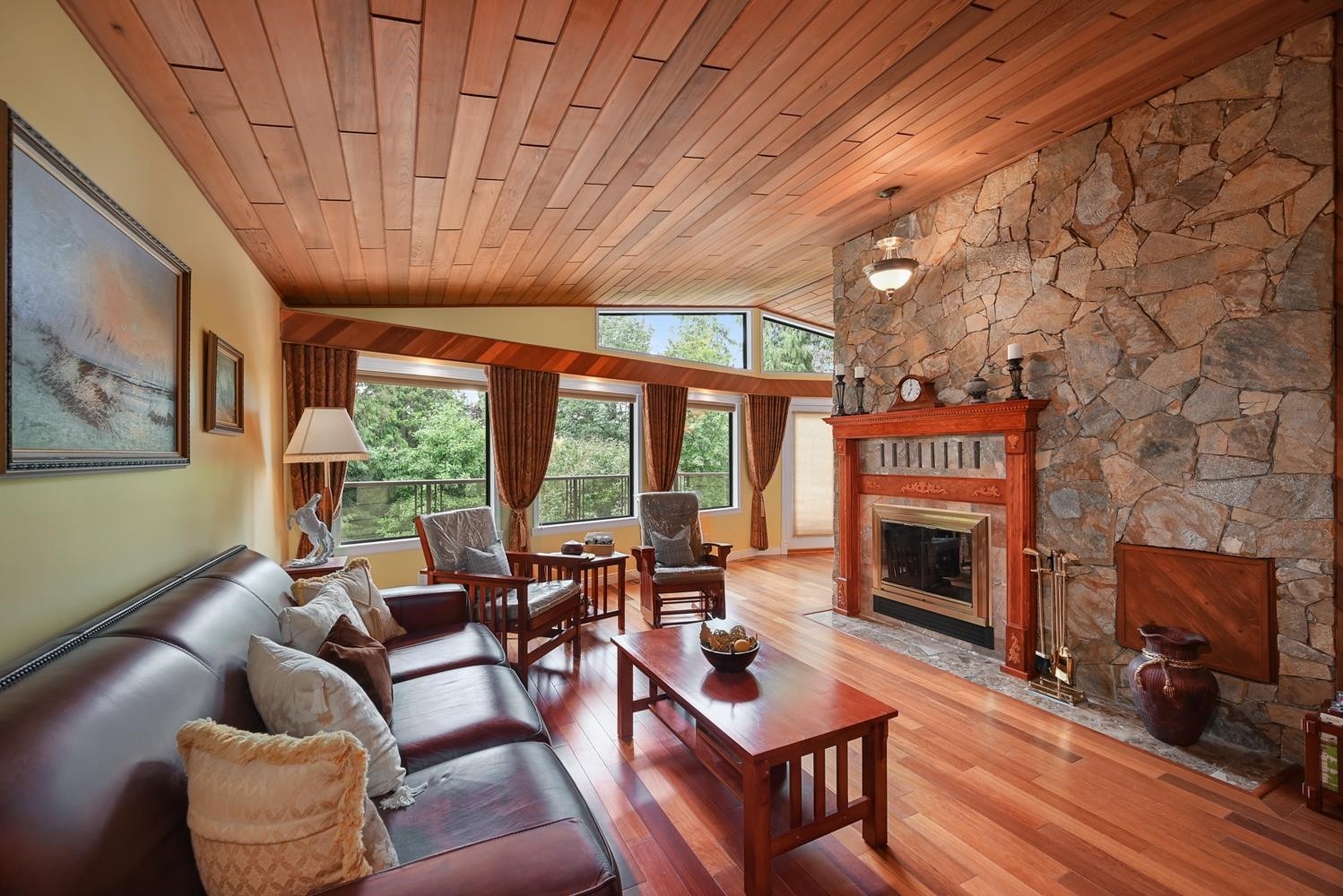 24089 Lougheed Highway, Maple Ridge, BC - Indoor Photo Showing Living Room With Fireplace