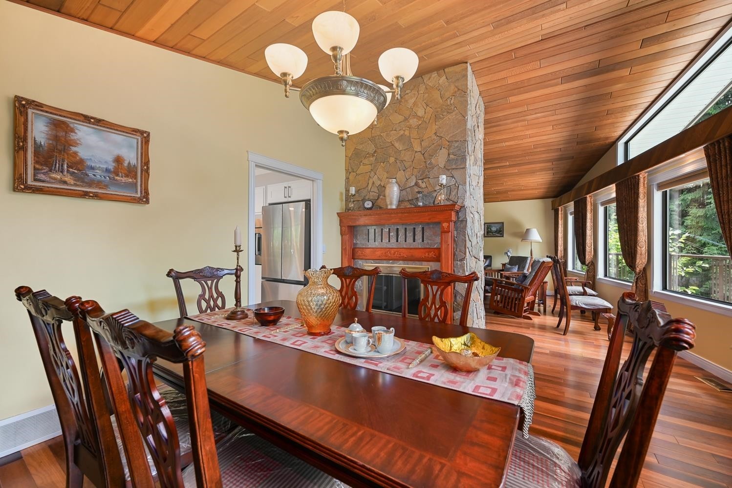 24089 Lougheed Highway, Maple Ridge, BC - Indoor Photo Showing Dining Room