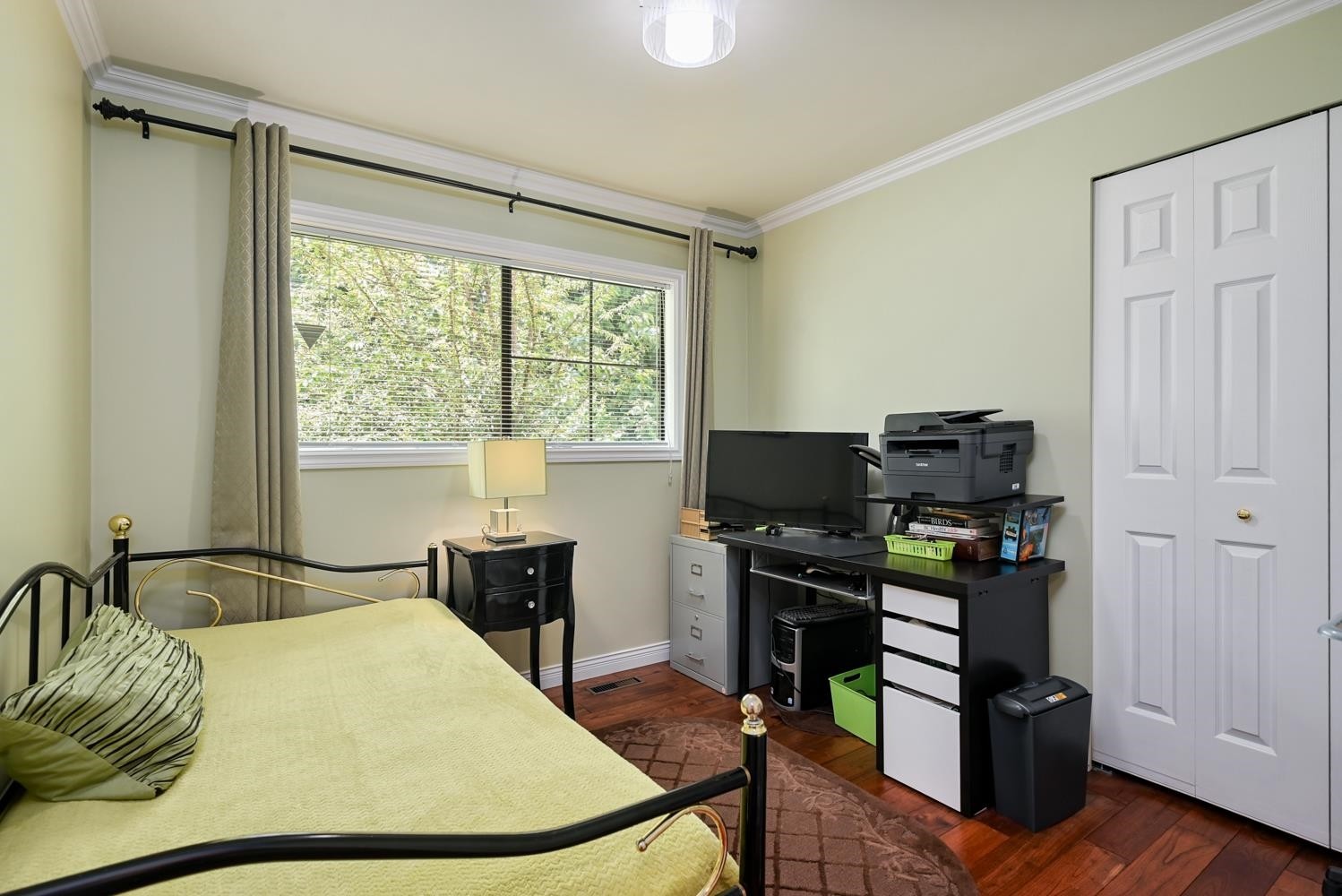 24089 Lougheed Highway, Maple Ridge, BC - Indoor Photo Showing Bedroom