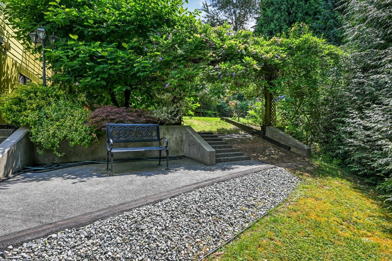 24089 Lougheed Highway, Maple Ridge, BC - Outdoor