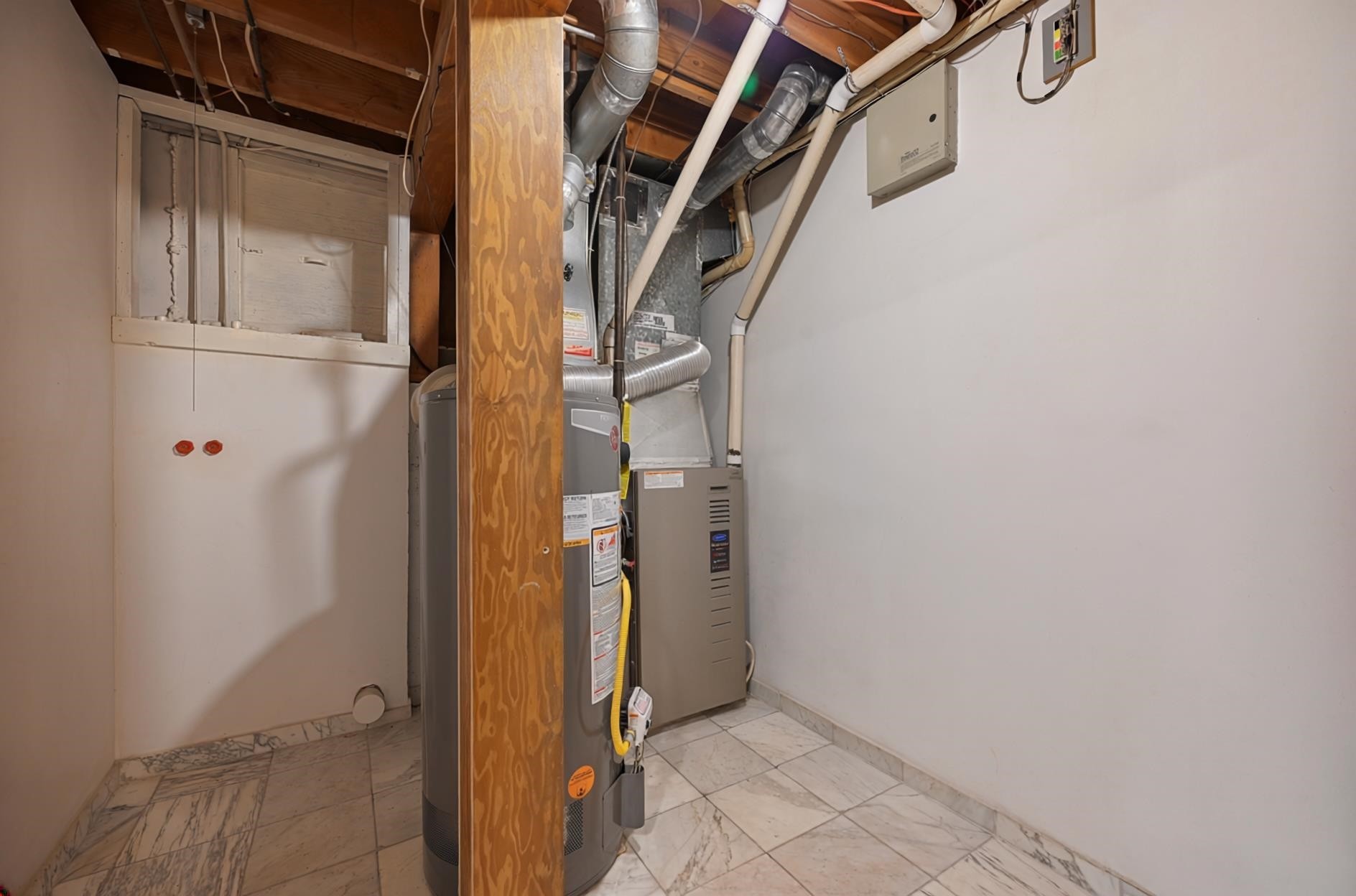 24089 Lougheed Highway, Maple Ridge, BC - Indoor