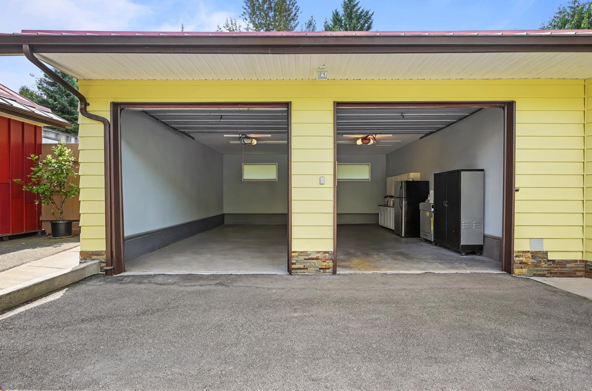 24089 Lougheed Highway, Maple Ridge, BC - Outdoor With Exterior