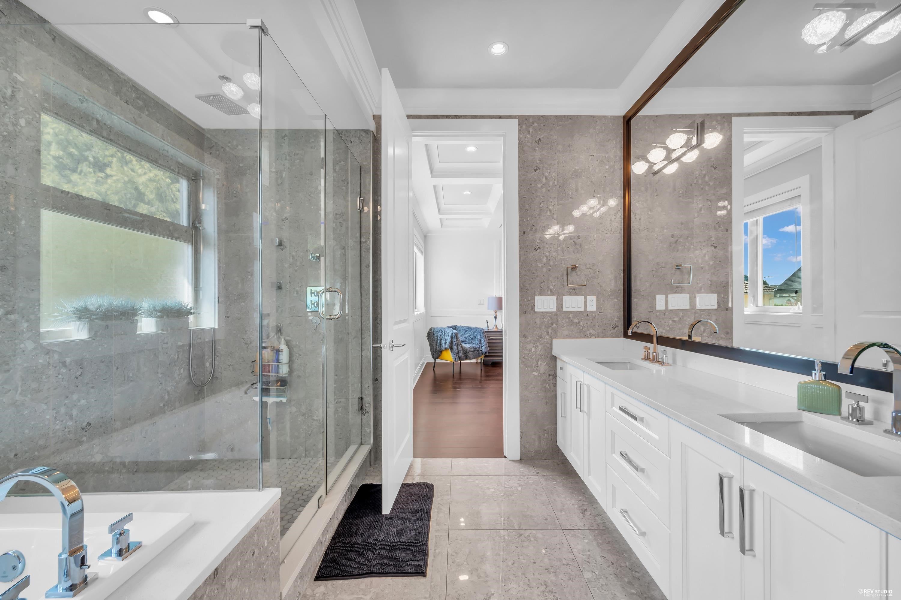6428 Swift Avenue, Richmond, BC - Indoor Photo Showing Bathroom
