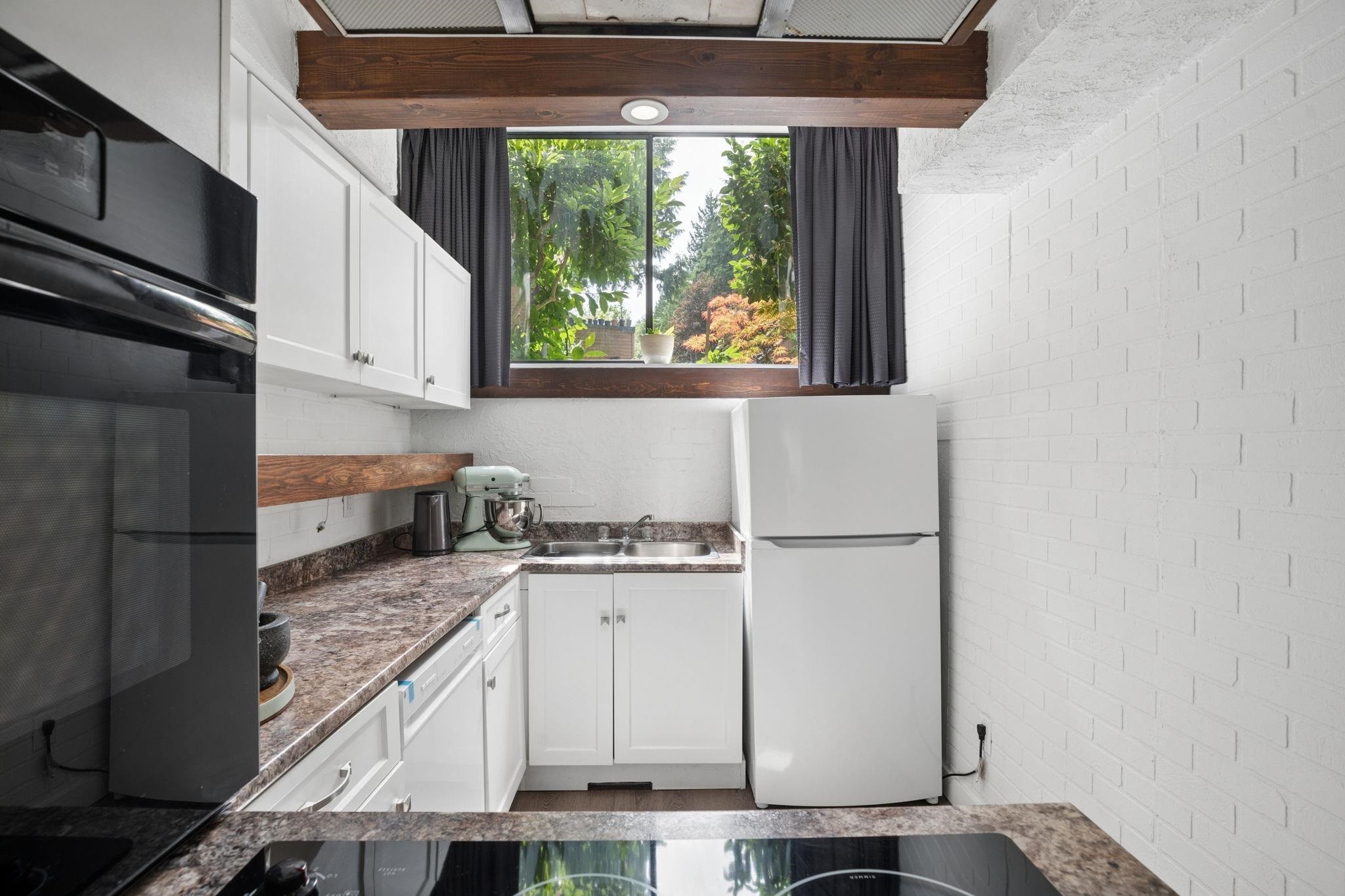 520 Cardiff Way, Port Moody, BC