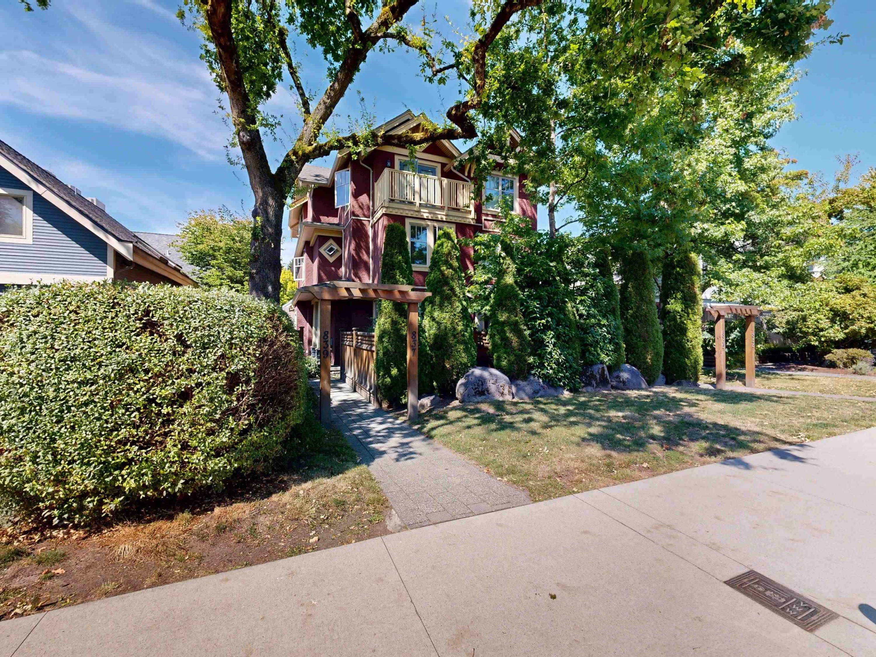 839 14Th Avenue W, Vancouver, BC - Outdoor
