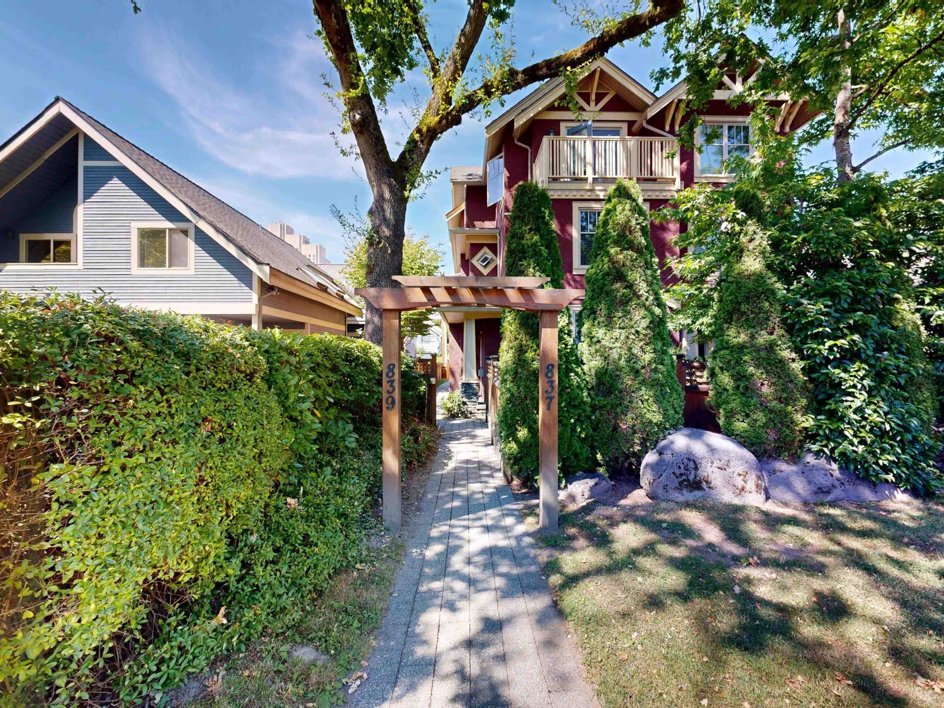 839 14Th Avenue W, Vancouver, BC - Outdoor